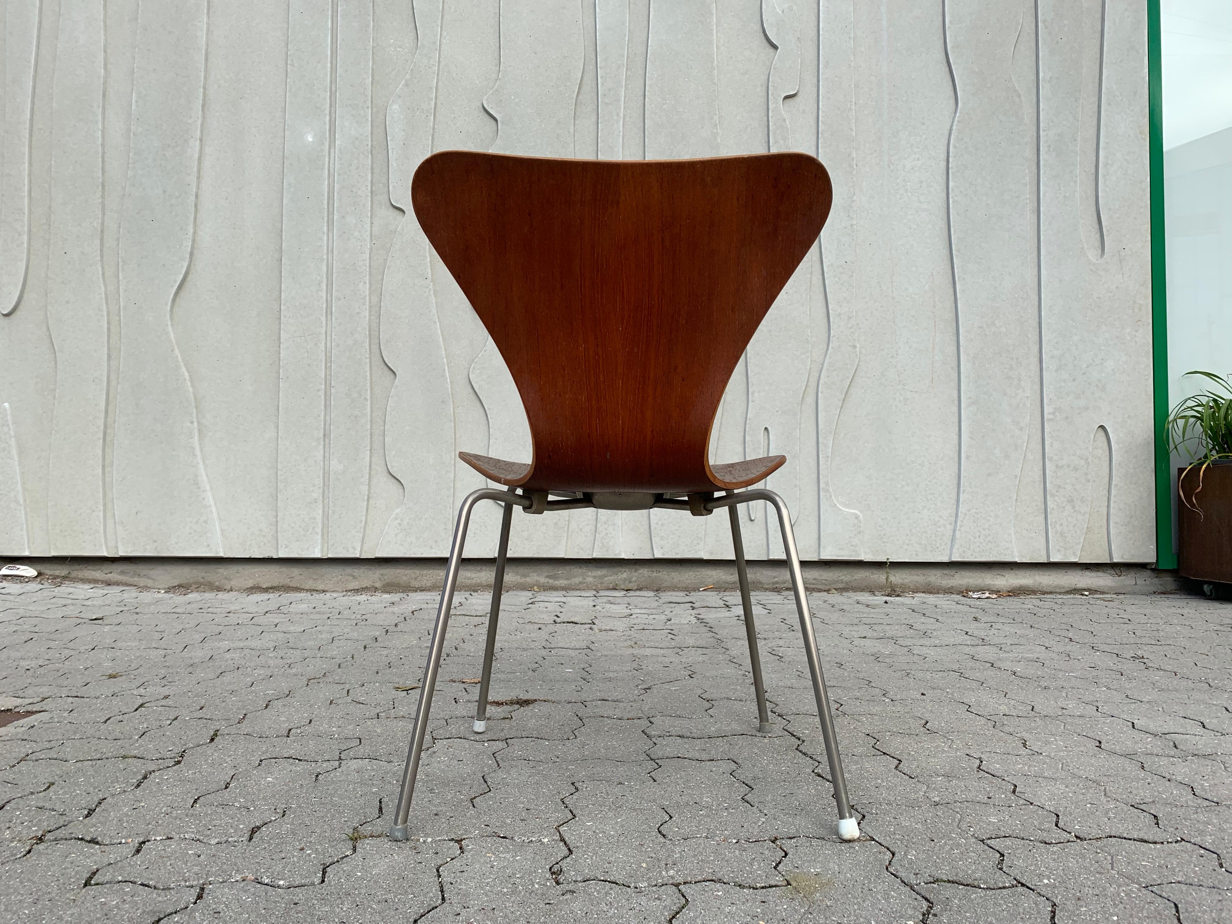 Leather Arne Jacobsen 3107 Seven Chair