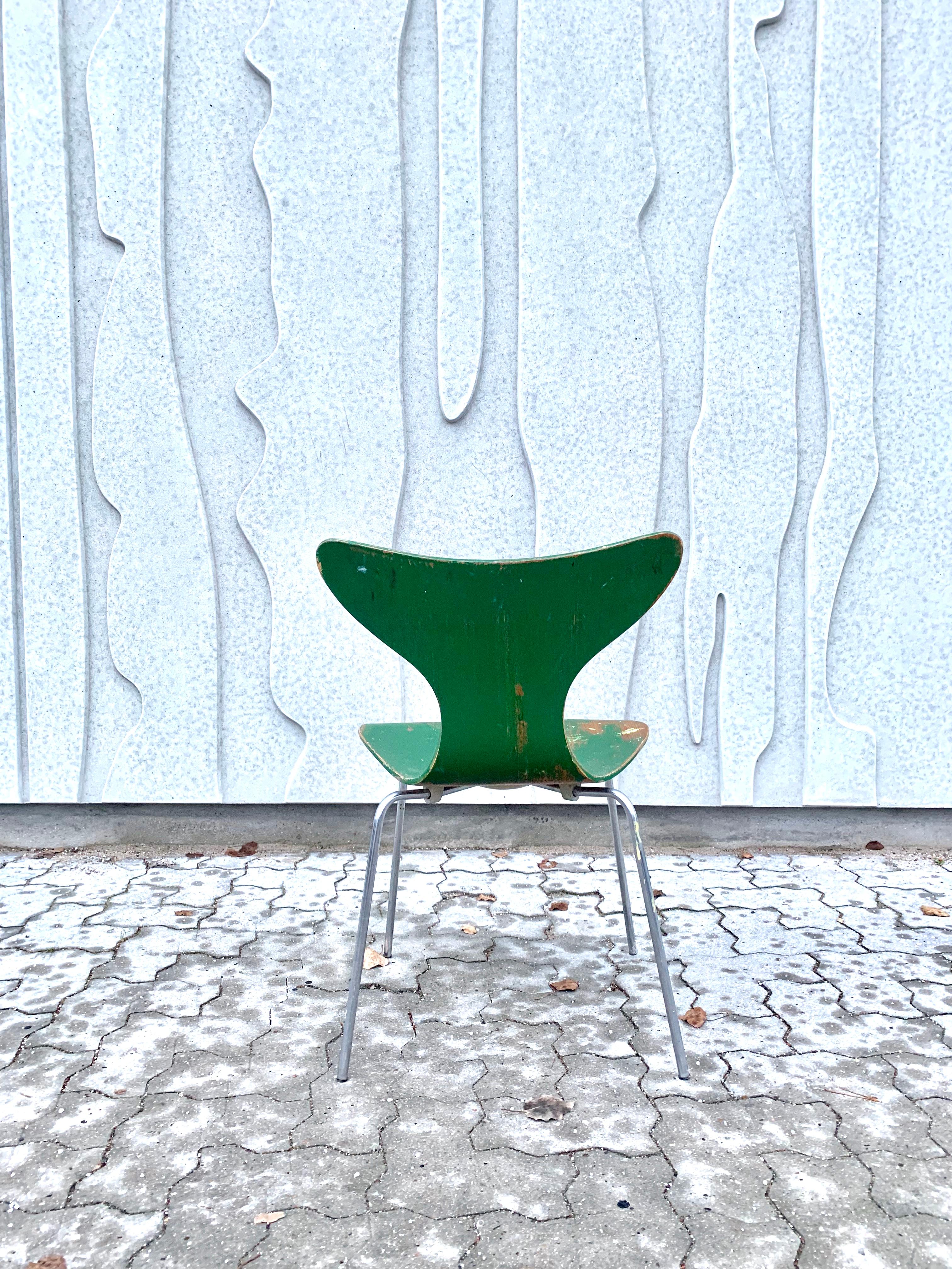 Arne Jacobsen 3108 The Lily Seagull Chair, Fritz Hansen, 1970s For Sale 3