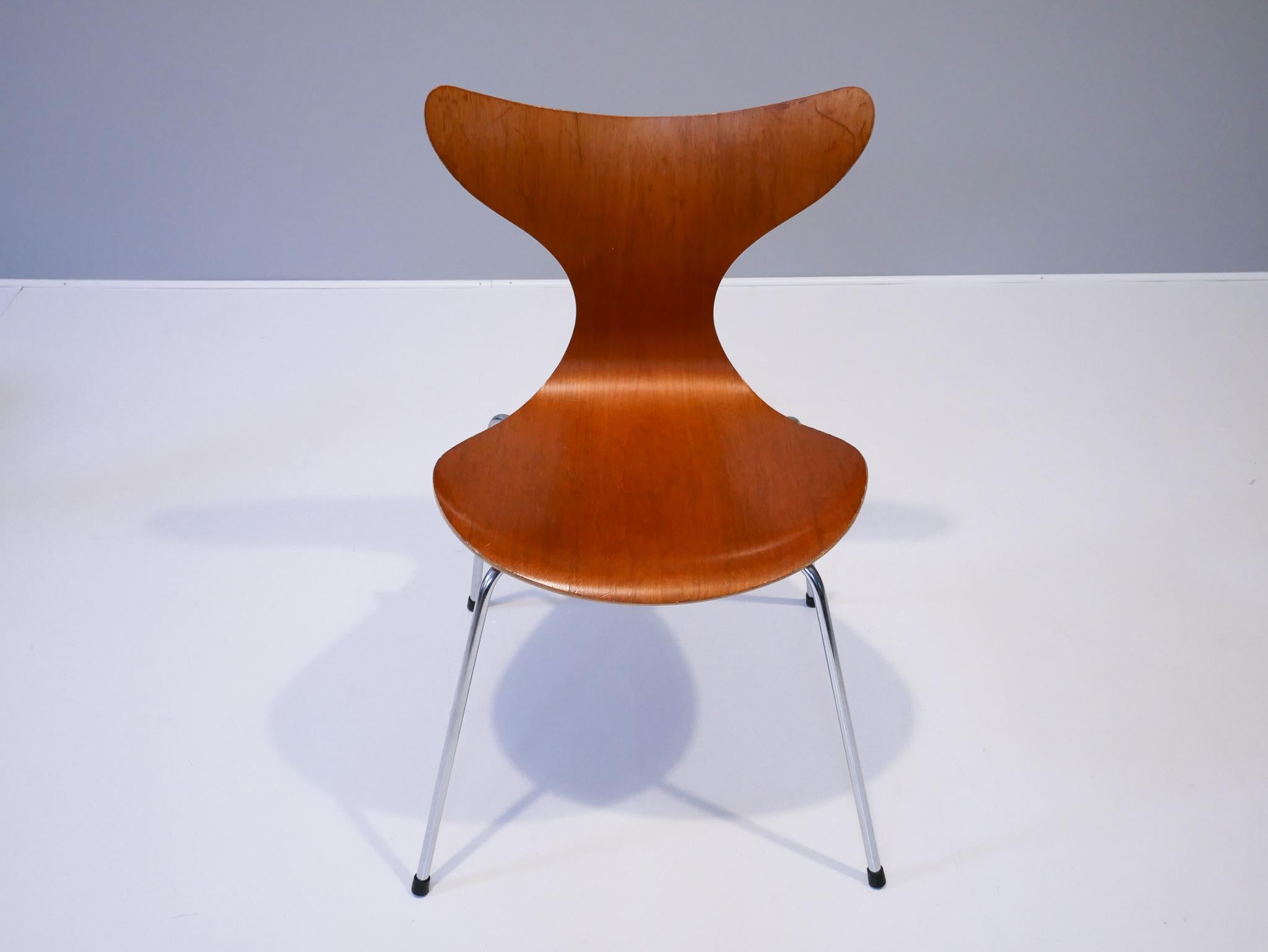 Scandinavian Modern Arne Jacobsen 3208 