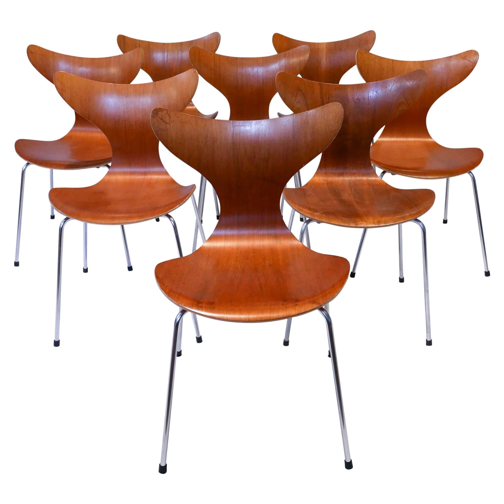 Arne Jacobsen 3208 "Seagull" Dining Chairs in Teak, 1970s Fritz Hansen Denmark For Sale