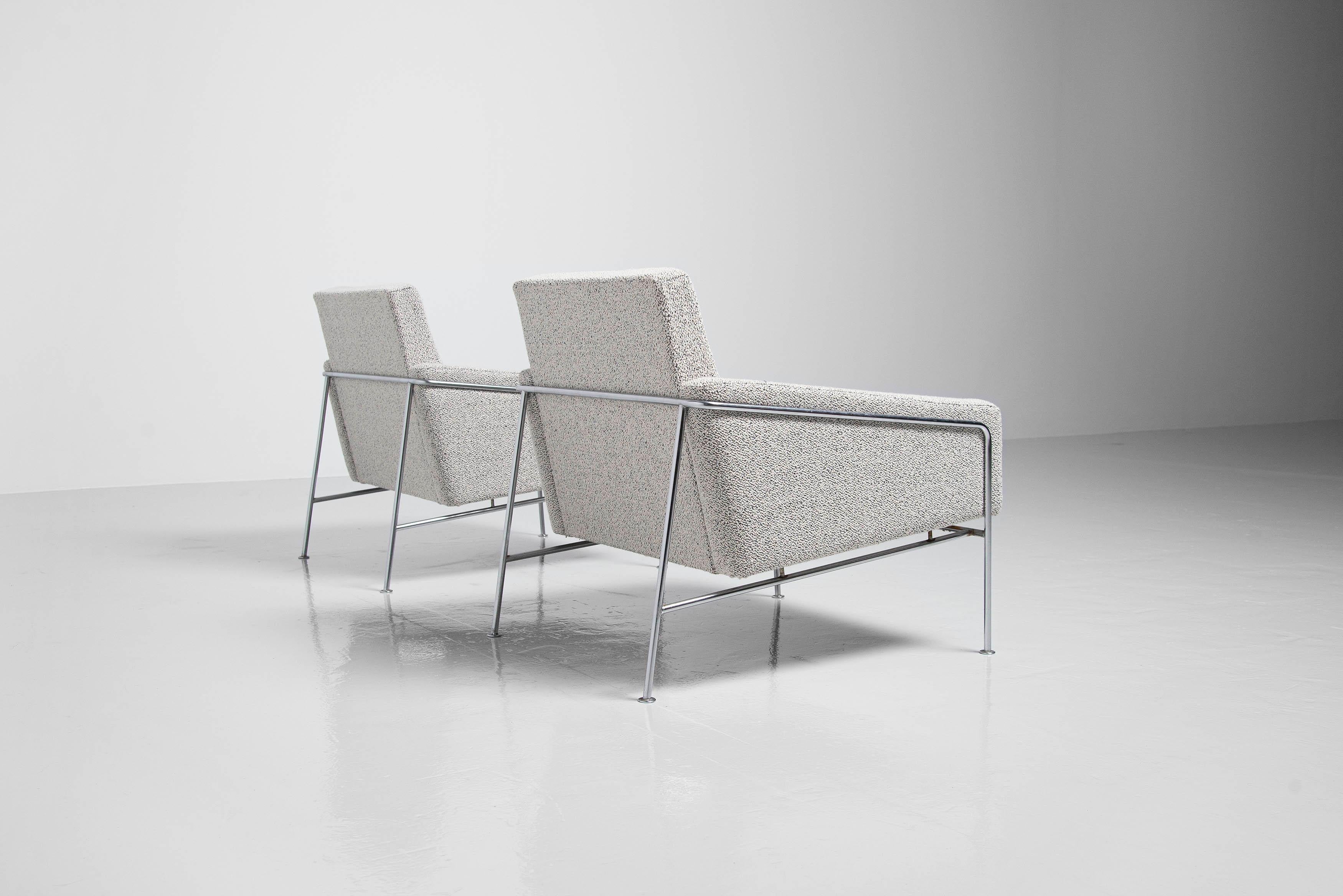 Scandinavian Modern Arne Jacobsen 3300 Lounge Chairs Fritz Hansen 1956