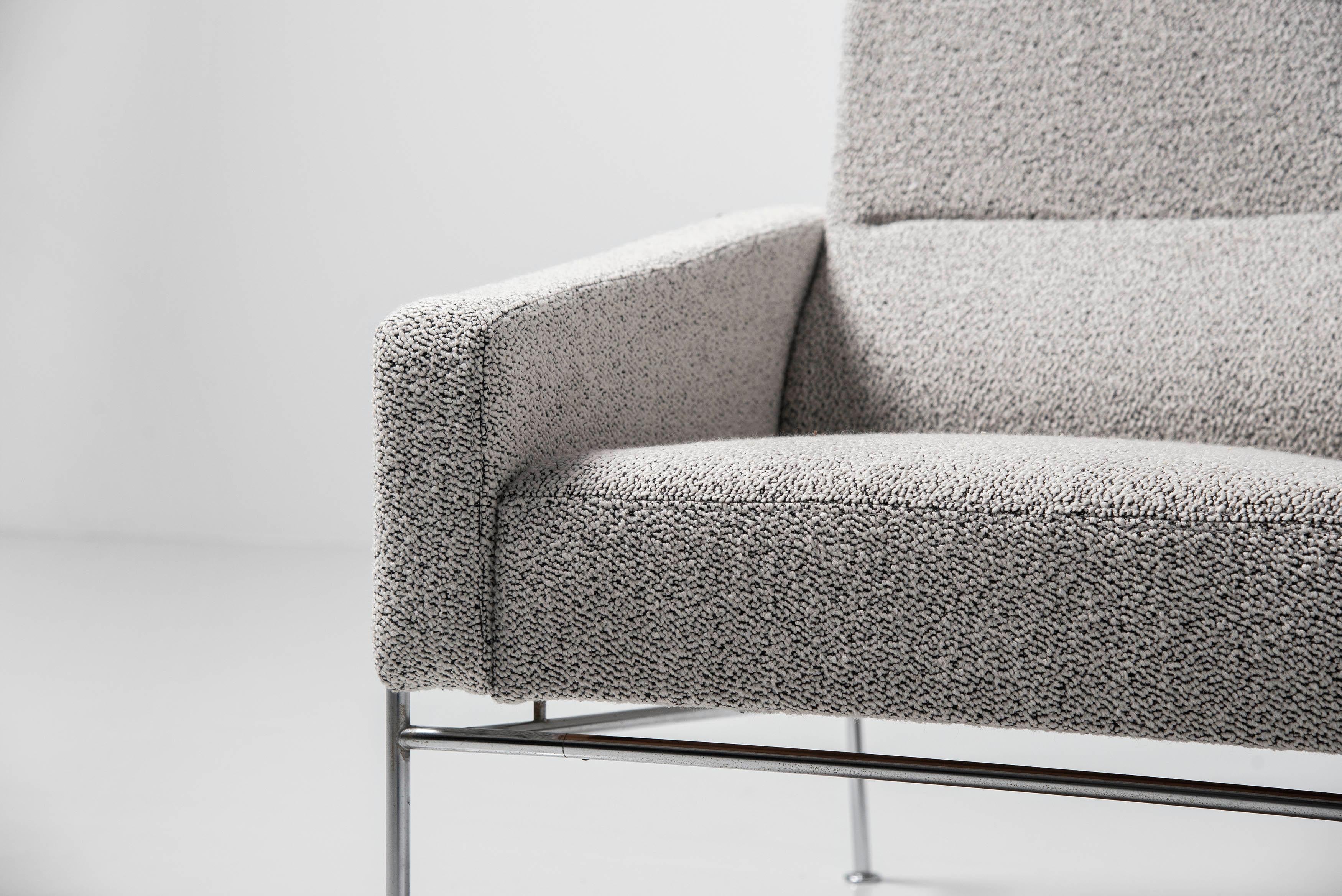 Danish Arne Jacobsen 3300 Lounge Chairs Fritz Hansen 1956