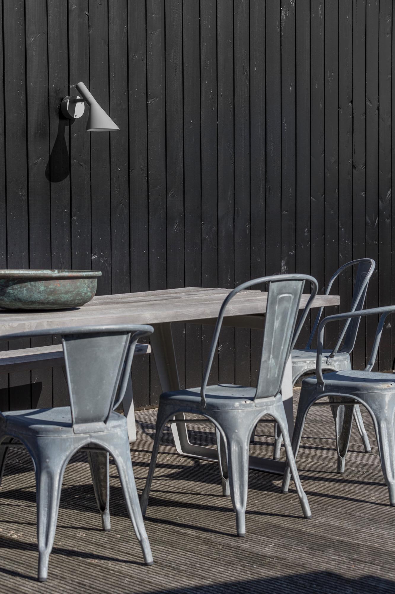 Arne Jacobsen AJ 50 Outdoor Wall Light for Louis Poulsen in Black For Sale 5