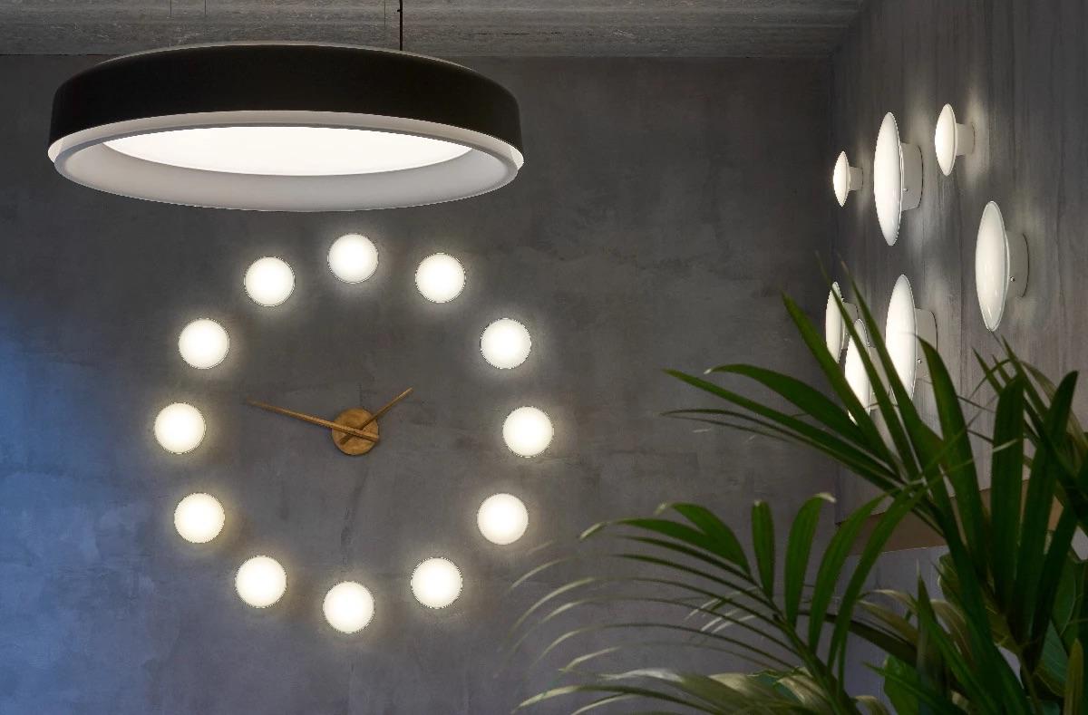 Arne Jacobsen 'AJ Eklipta' Wand- oder Deckenleuchte für Louis Poulsen im Angebot 3