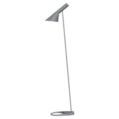 Lampada da terra Arne Jacobsen AJ in grigio scuro per Louis Poulsen