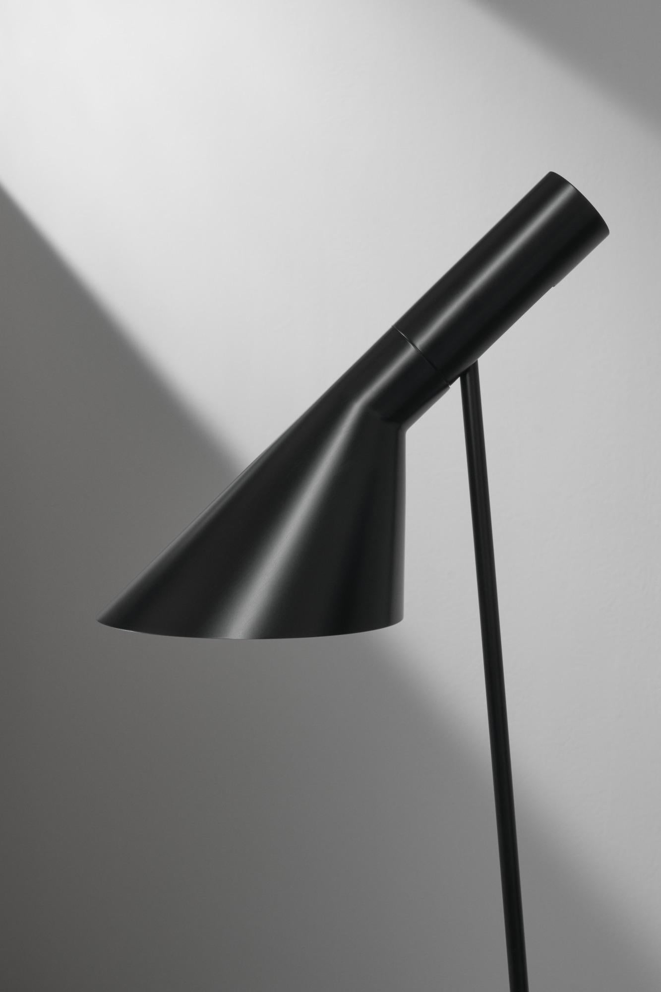Scandinavian Modern Arne Jacobsen AJ Floor Lamp in Black for Louis Poulsen For Sale