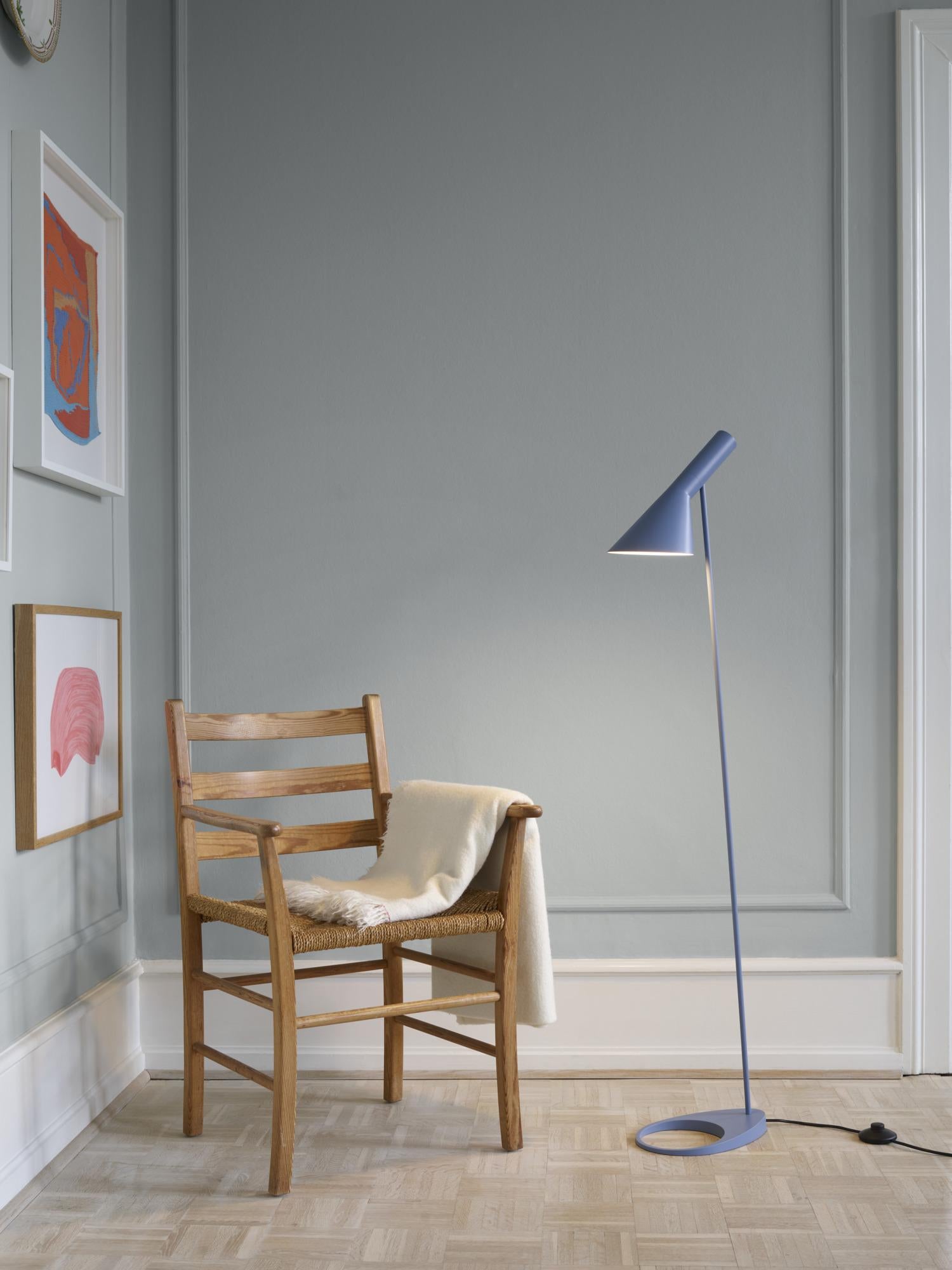 Lampadaire AJ noir de Arne Jacobsen pour Louis Poulsen en vente 1