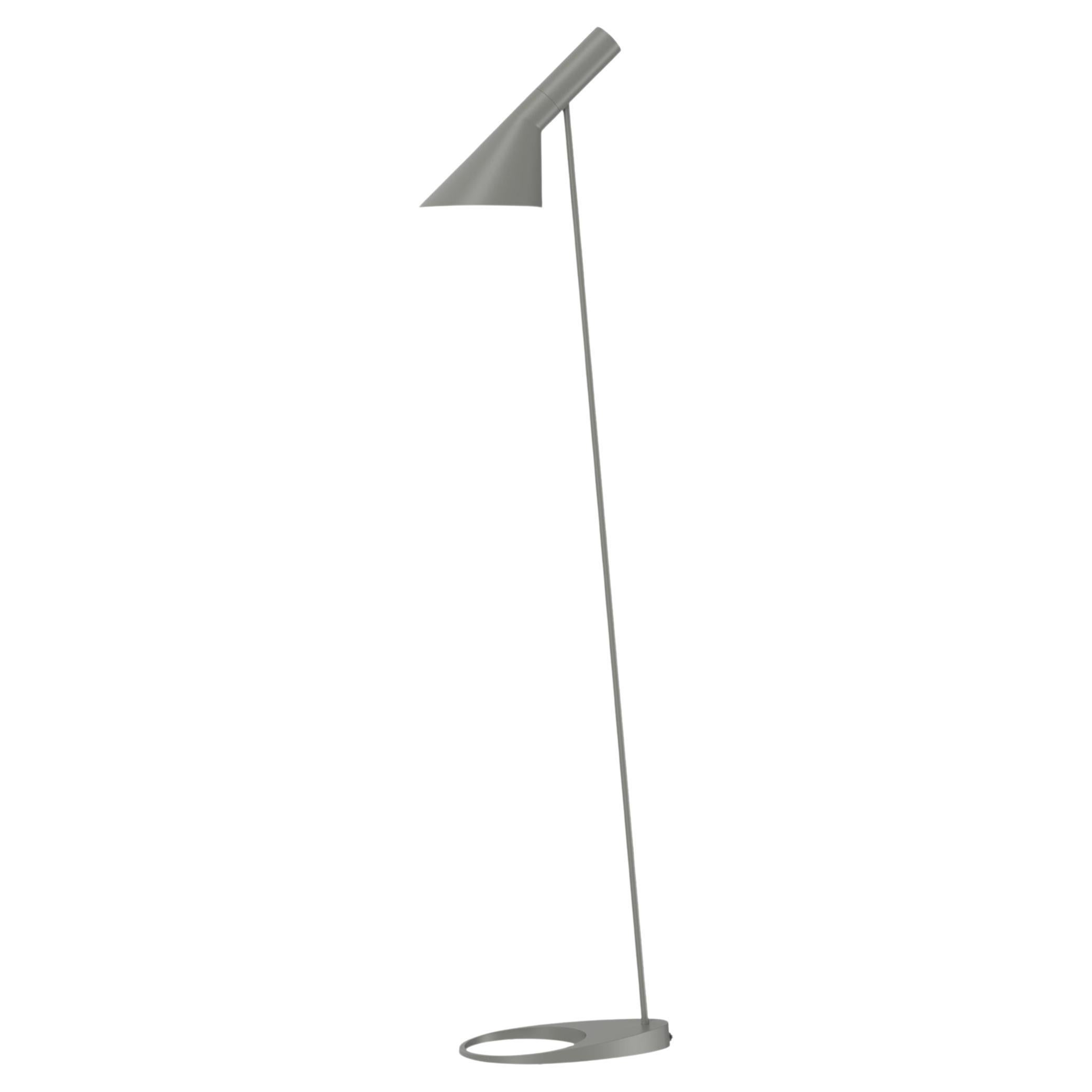 Lampadaire AJ gris chaud d'Arne Jacobsen pour Louis Poulsen