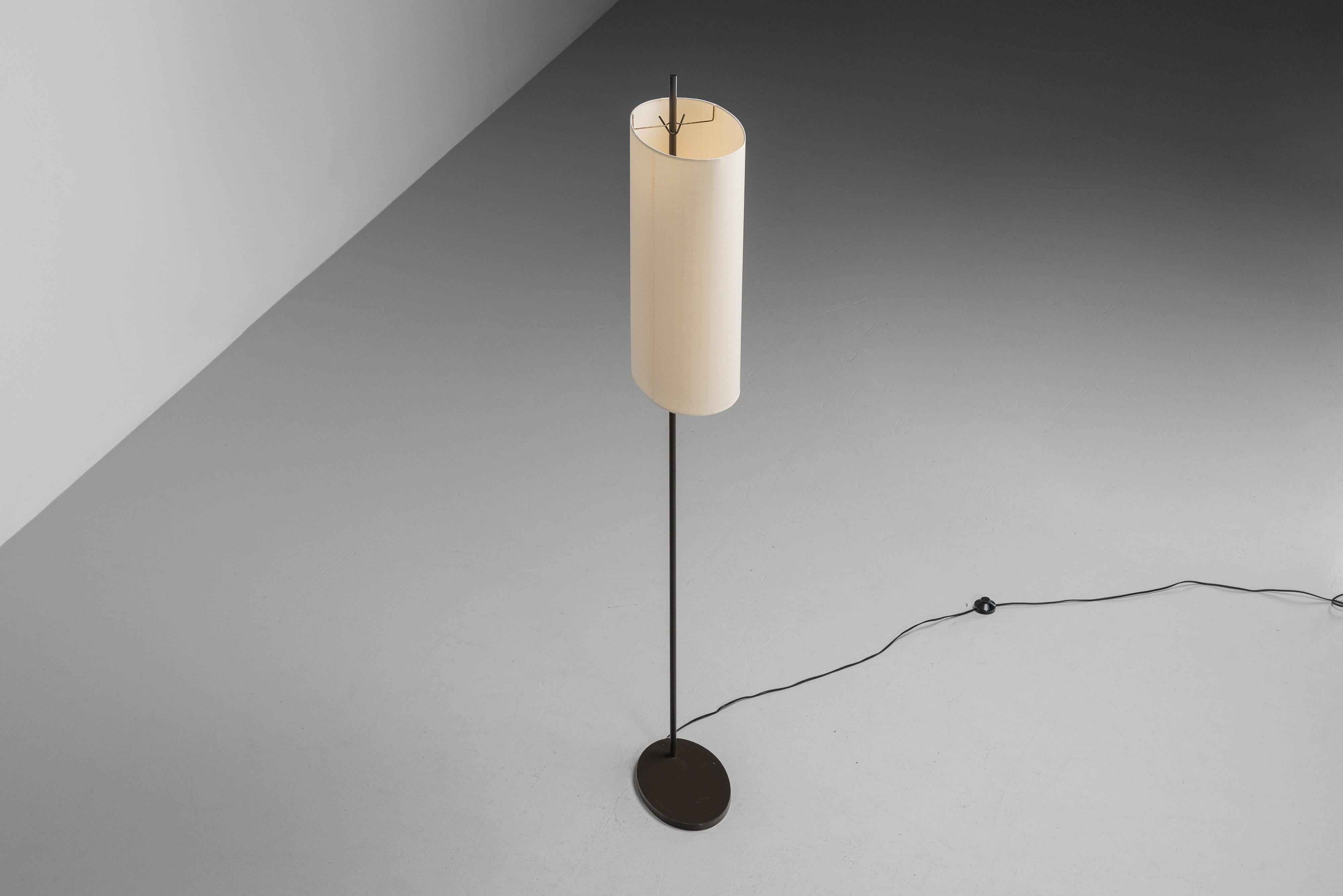 Arne Jacobsen AJ Royal SAS floor lamp Louis Poulsen 1958 For Sale 5