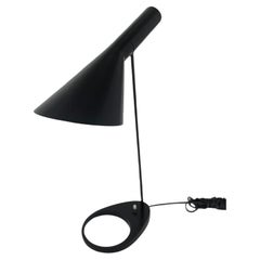 Lampe de table "AJ" d'Arne Jacobsen en noir pour Louis Poulsen, Danemark, années 1960
