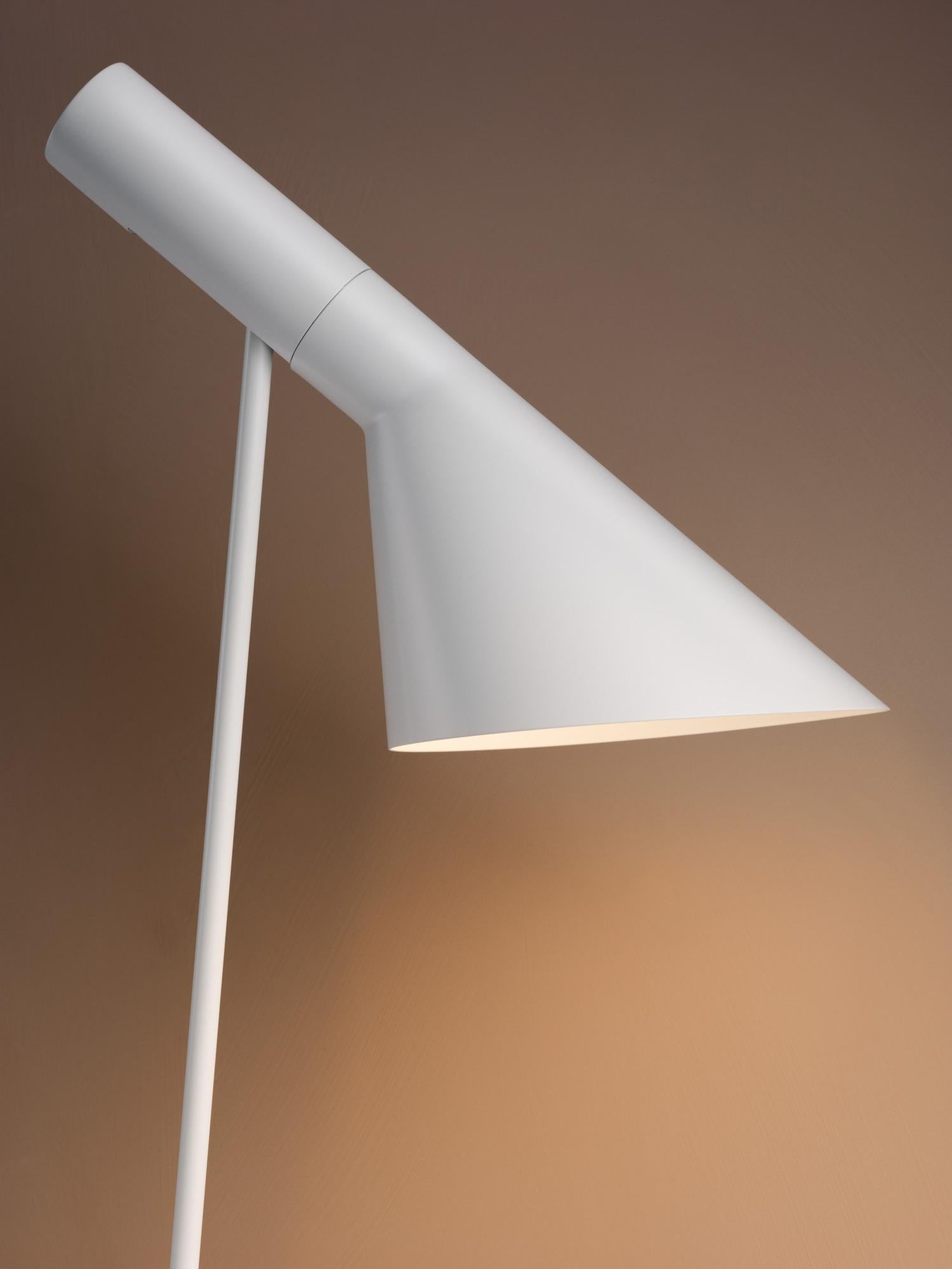 Scandinavian Modern Arne Jacobsen AJ Table Lamp in White for Louis Poulsen For Sale
