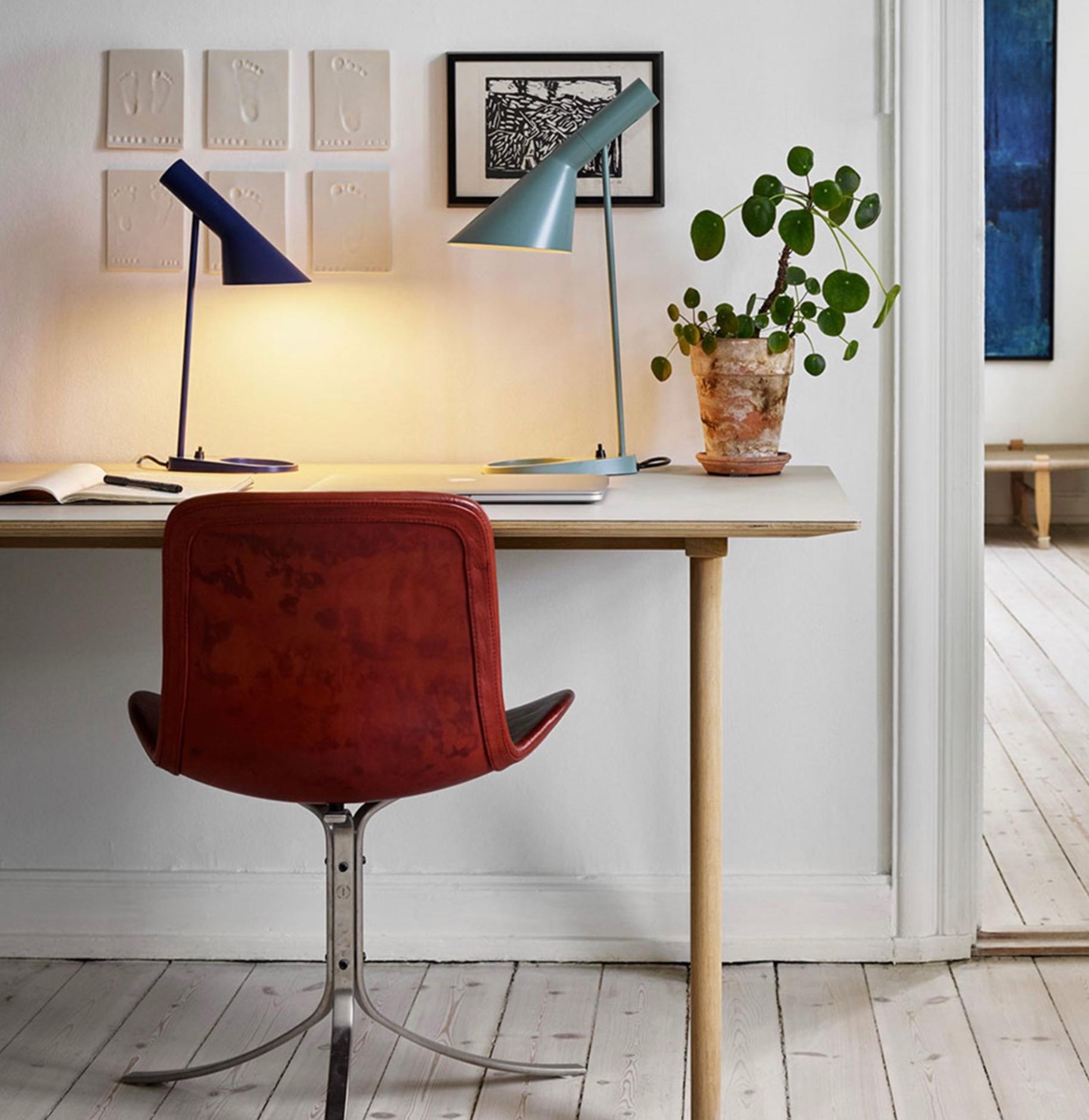 Scandinave moderne Table AJ Mini d'Arne Jacobsen en acier inoxydable poli pour Louis Poulsen en vente