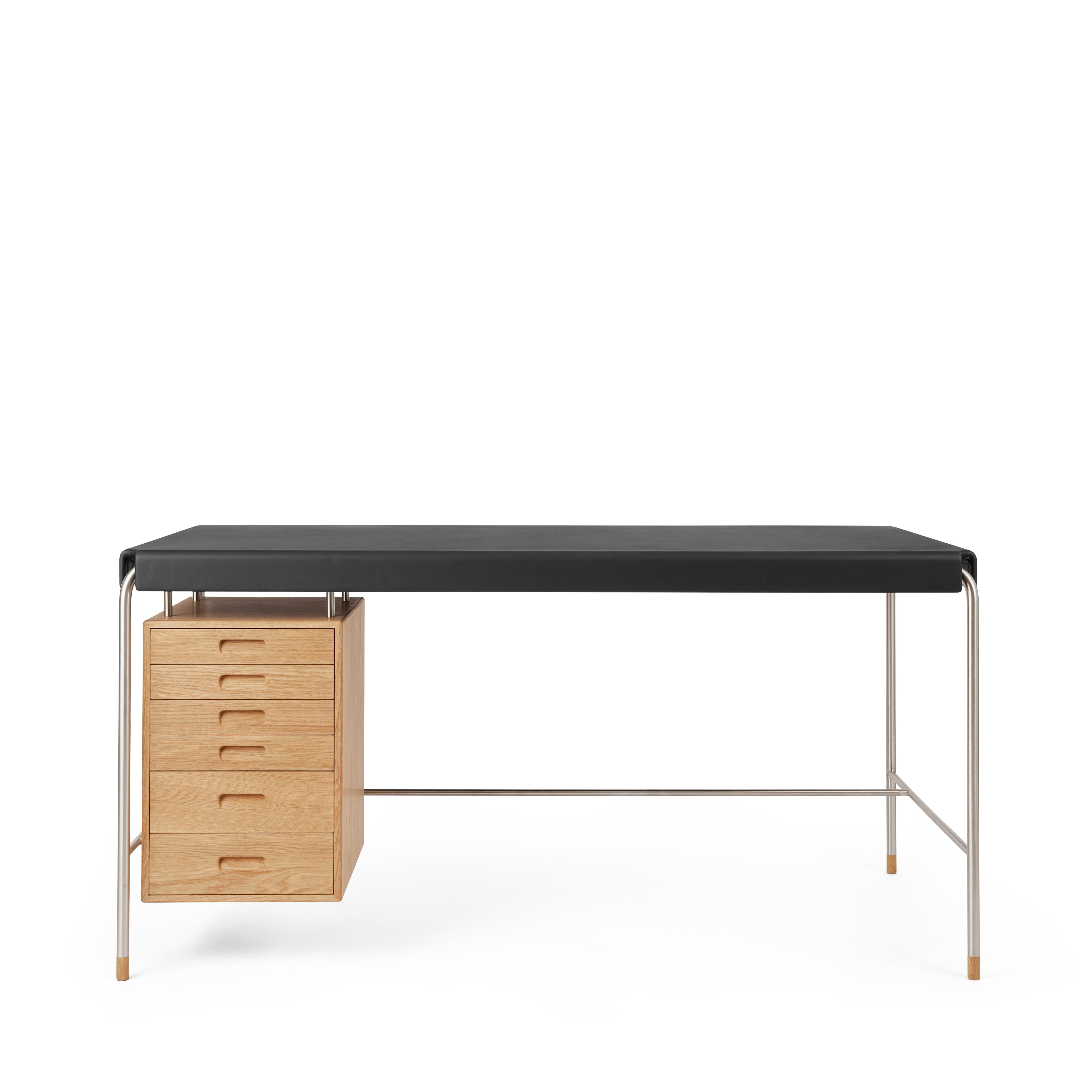 Danish Arne Jacobsen 'AJ52' Desk in Oiled Oak and Leather for Carl Hansen & Son For Sale