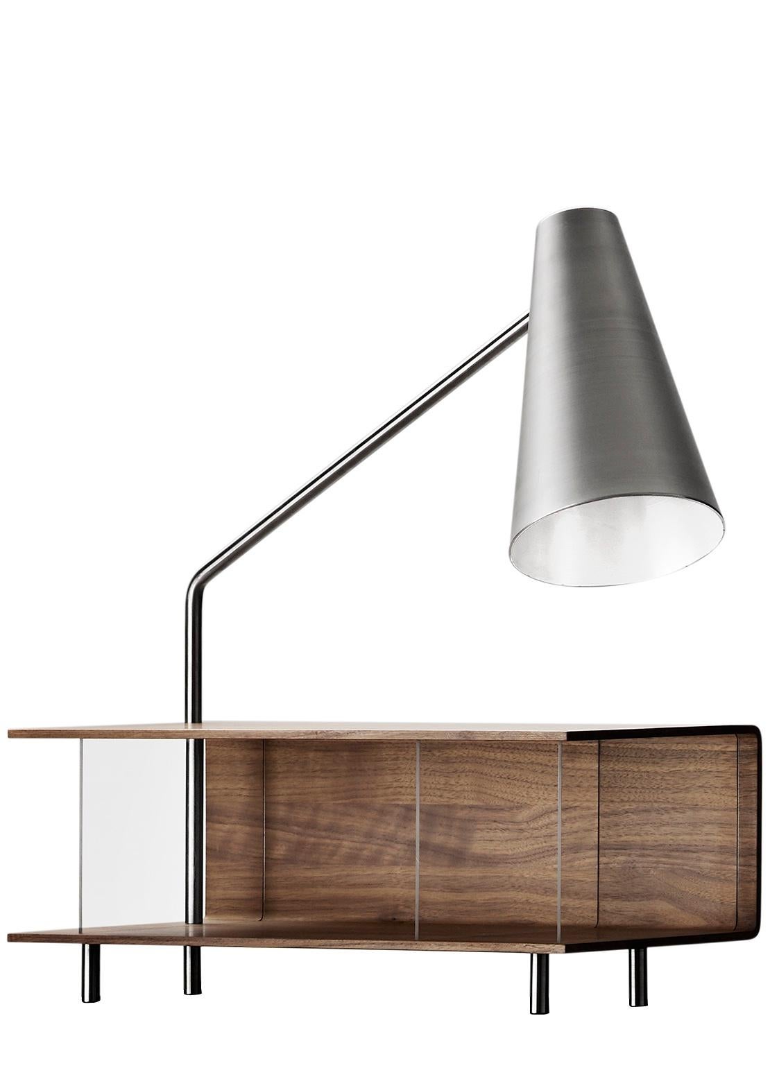 Arne Jacobsen 'AJ52' Desk with Lamp in Walnut & Leather for Carl Hansen & Son For Sale 3