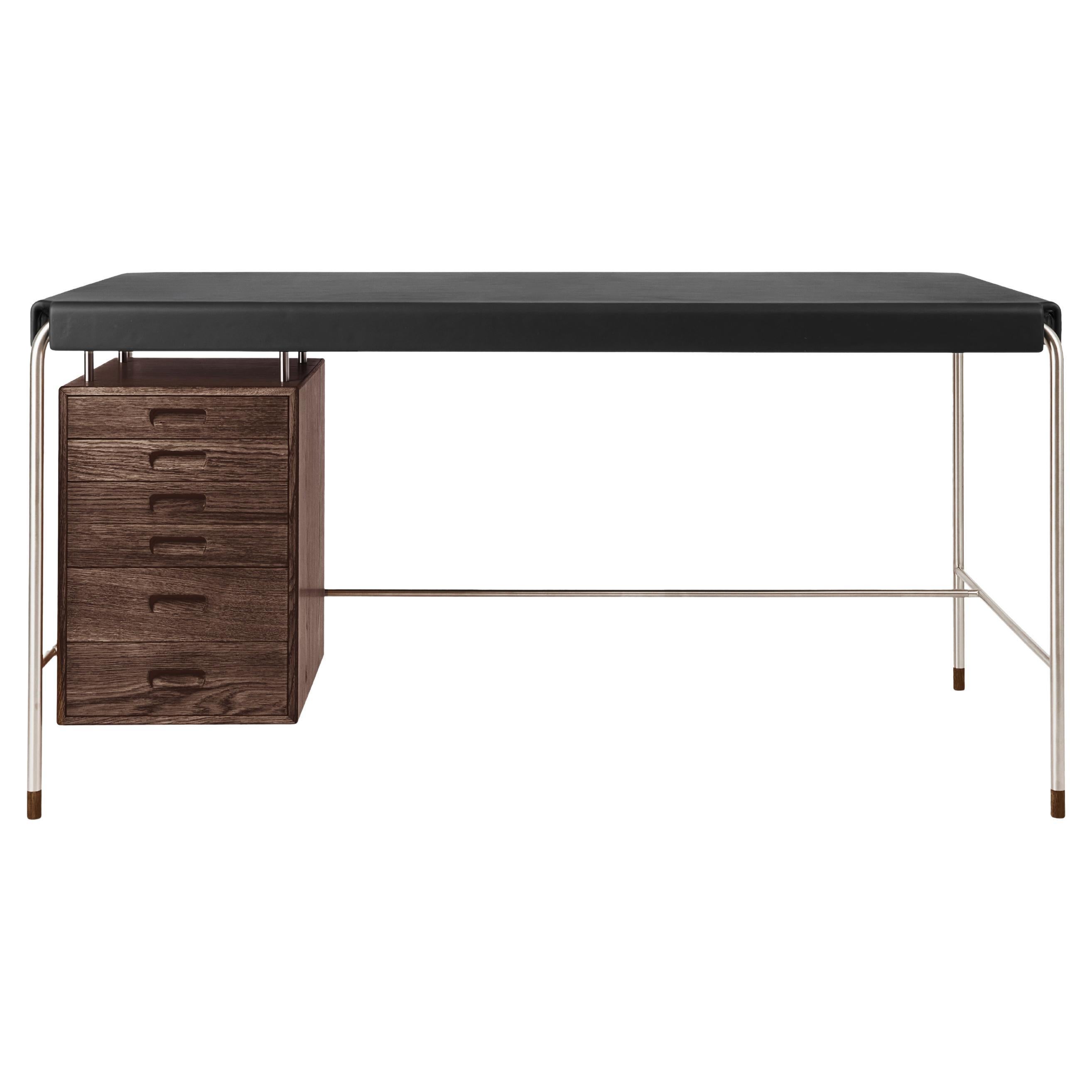 Oiled Arne Jacobsen 'AJ52' Desk with Lamp in Walnut & Leather for Carl Hansen & Son For Sale