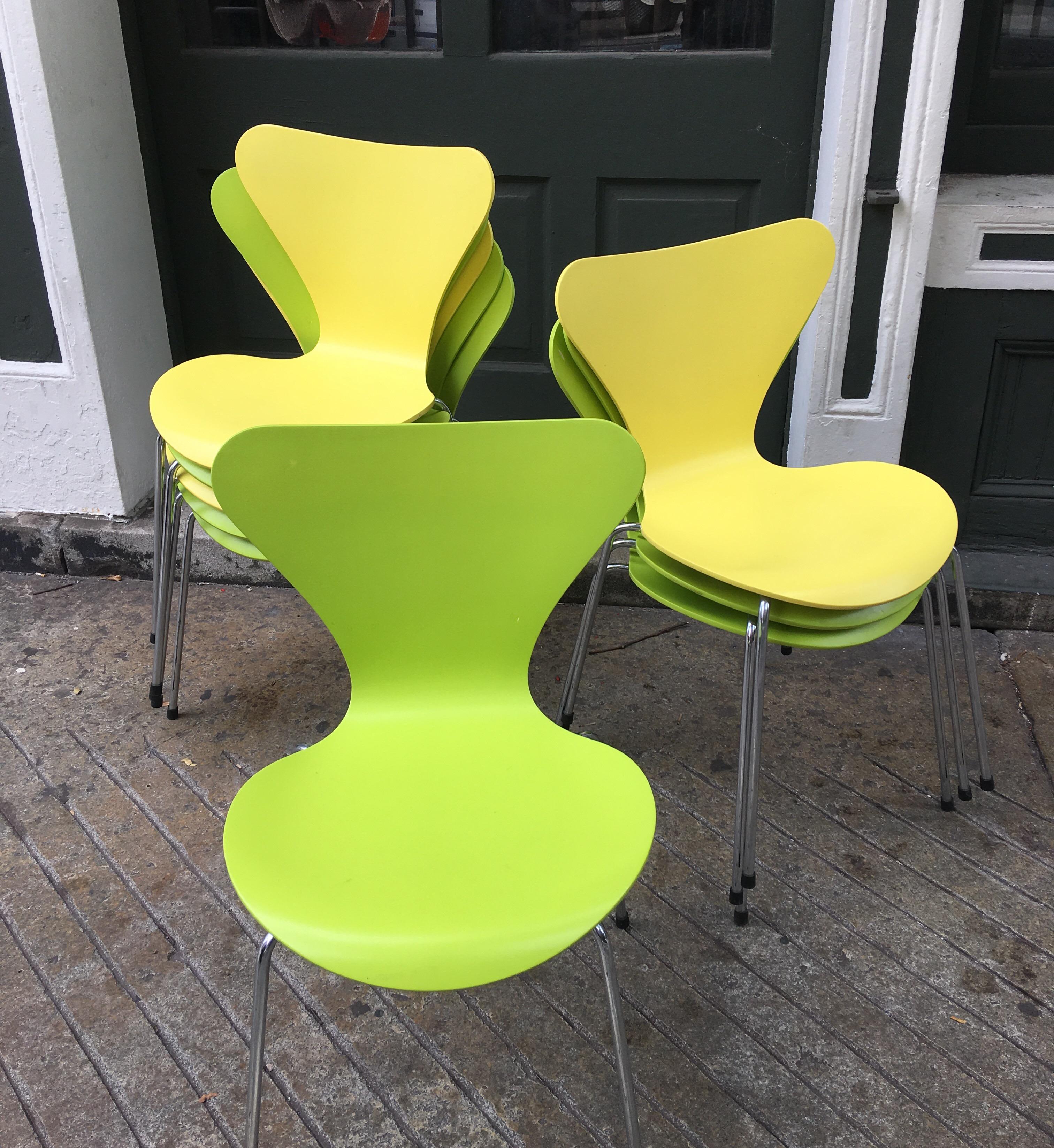 Mid-Century Modern Arne Jacobsen Ant Chairs in Yellow and Green, Series 7 Model 3107