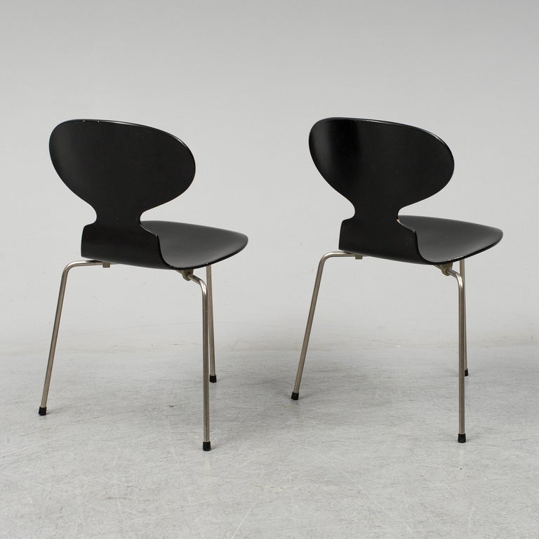 Lacquered Arne Jacobsen Ant Chairs, Original Set from Early Production, 1952 For Sale