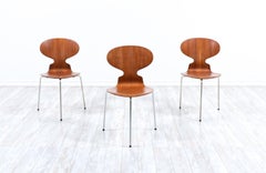 Restaurada por expertos - Silla de teca Arne Jacobsen "Ant" Model-3100 para Fritz Hansen
