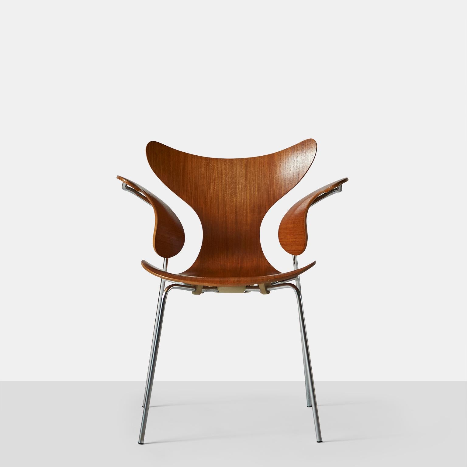 Arne Jacobsen, Fauteuil Lily, Modèle 3208 Bon état - En vente à San Francisco, CA