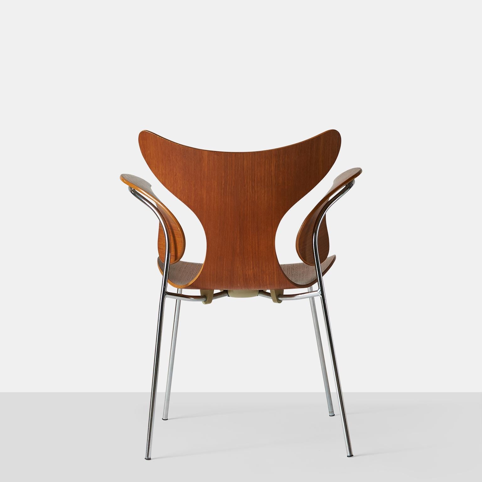Chrome Arne Jacobsen, Fauteuil Lily, Modèle 3208 en vente