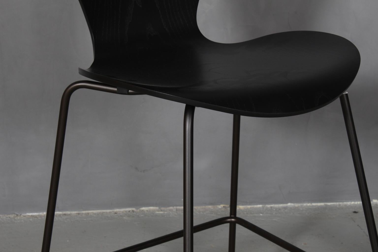 Scandinavian Modern Arne Jacobsen Bar Chair