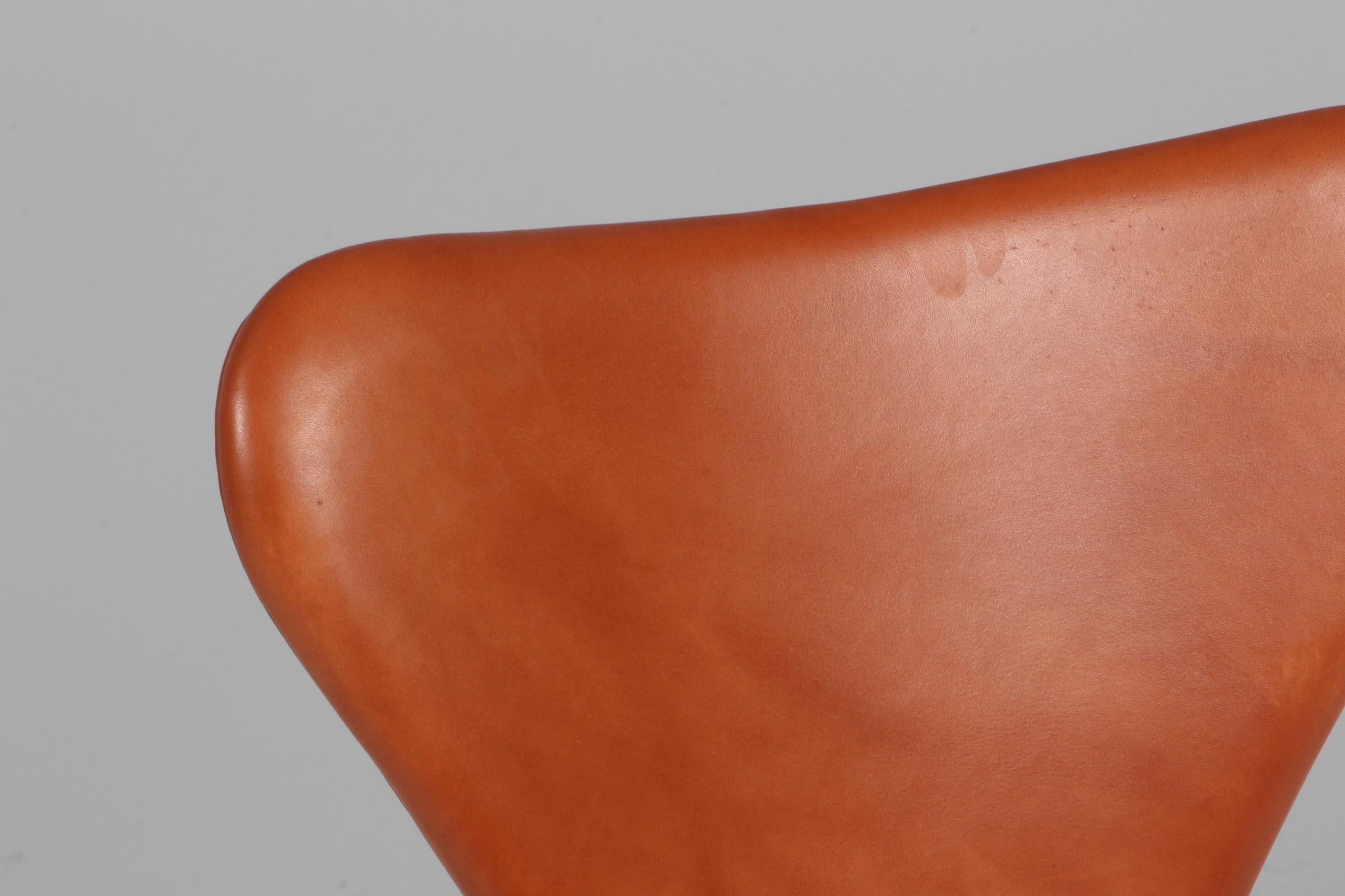 Scandinavian Modern Arne Jacobsen Bar Chair For Sale