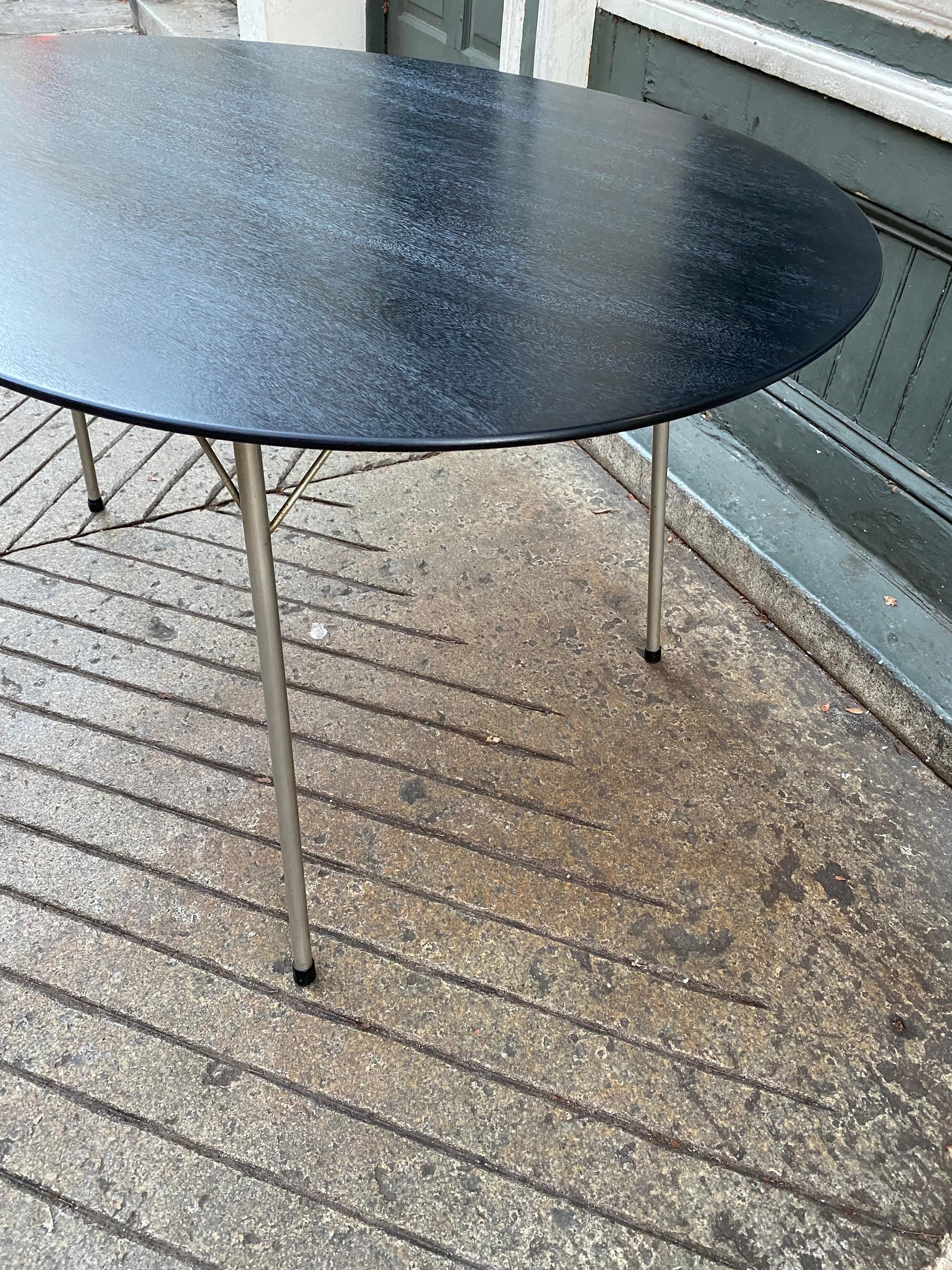 Metal Arne Jacobsen Black Egg Table For Sale