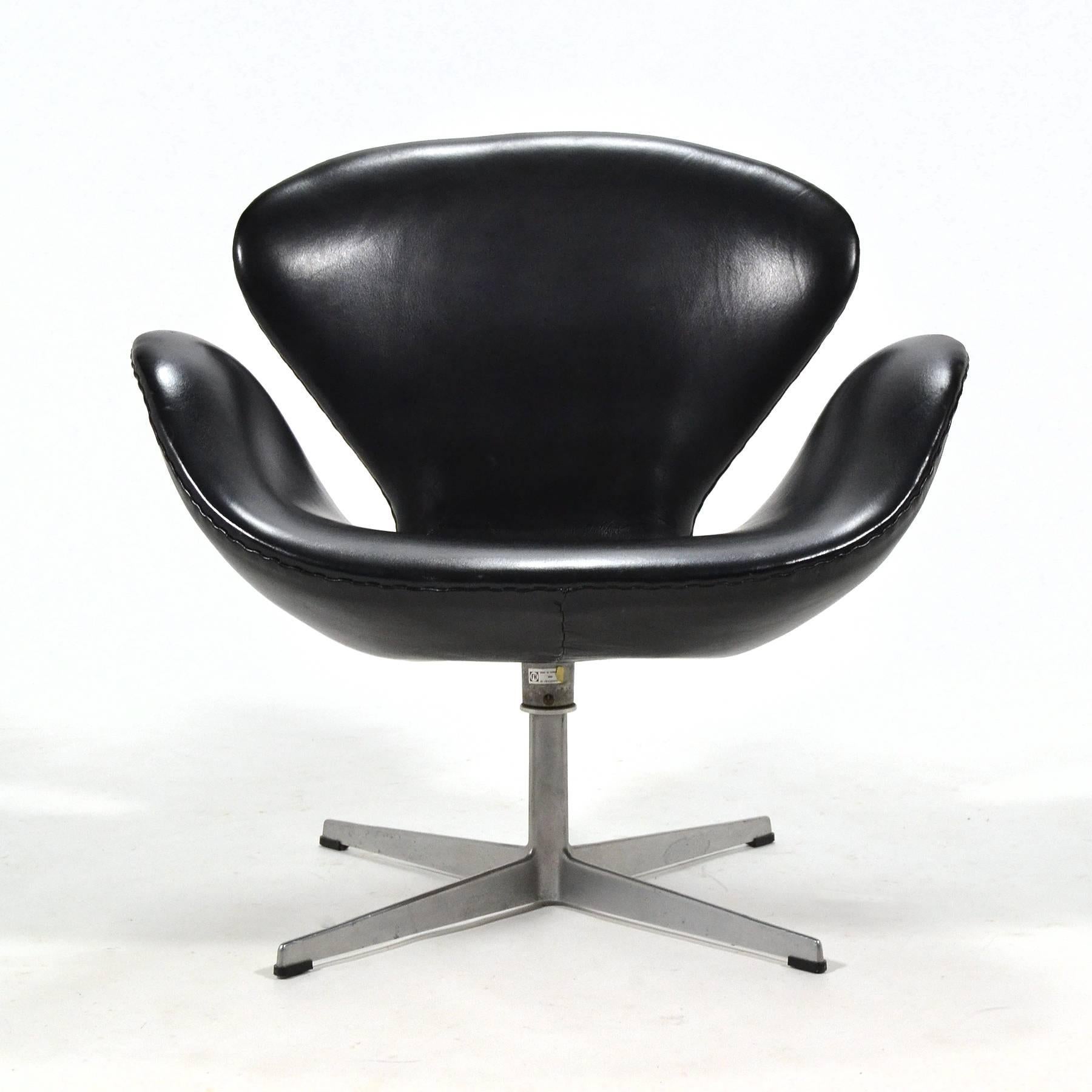 swan chair leather