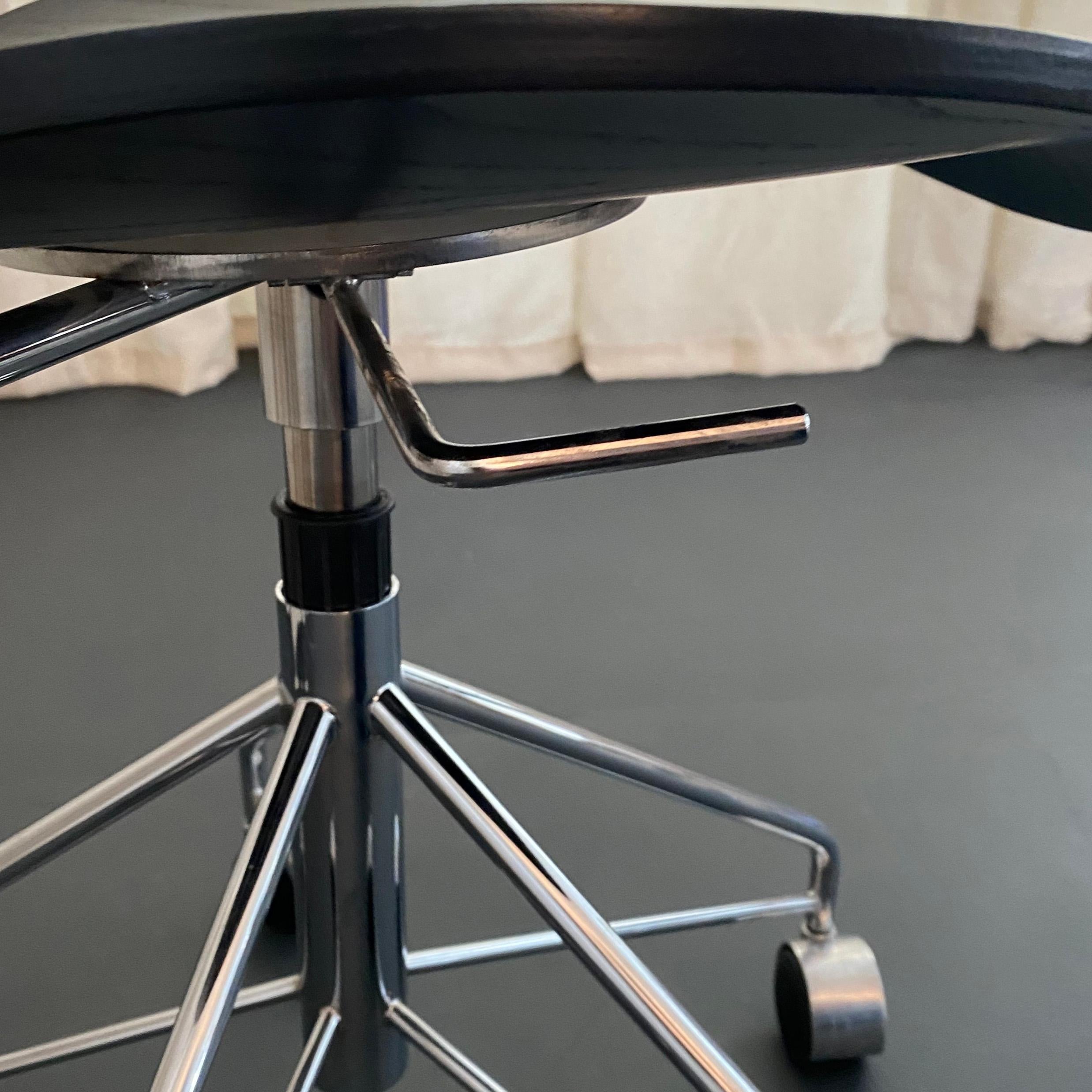 Arne Jacobsen Poltrona girevole regolabile Serie 7 Nera Modello 3217 Fritz Hansen in vendita 7