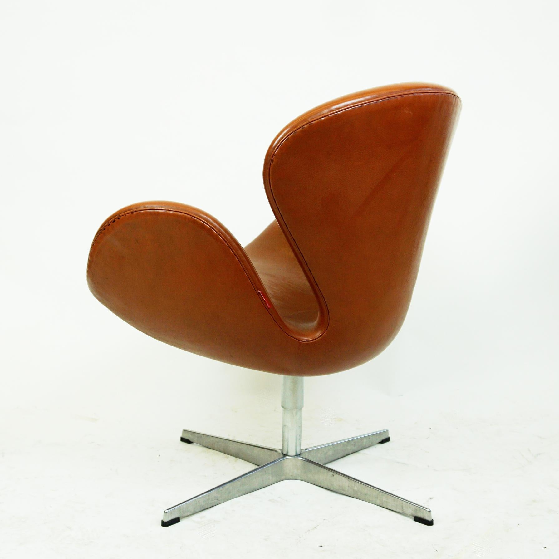 Aluminum Arne Jacobsen Brown Leather Swan Chair by Fritz Hansen, Denmark