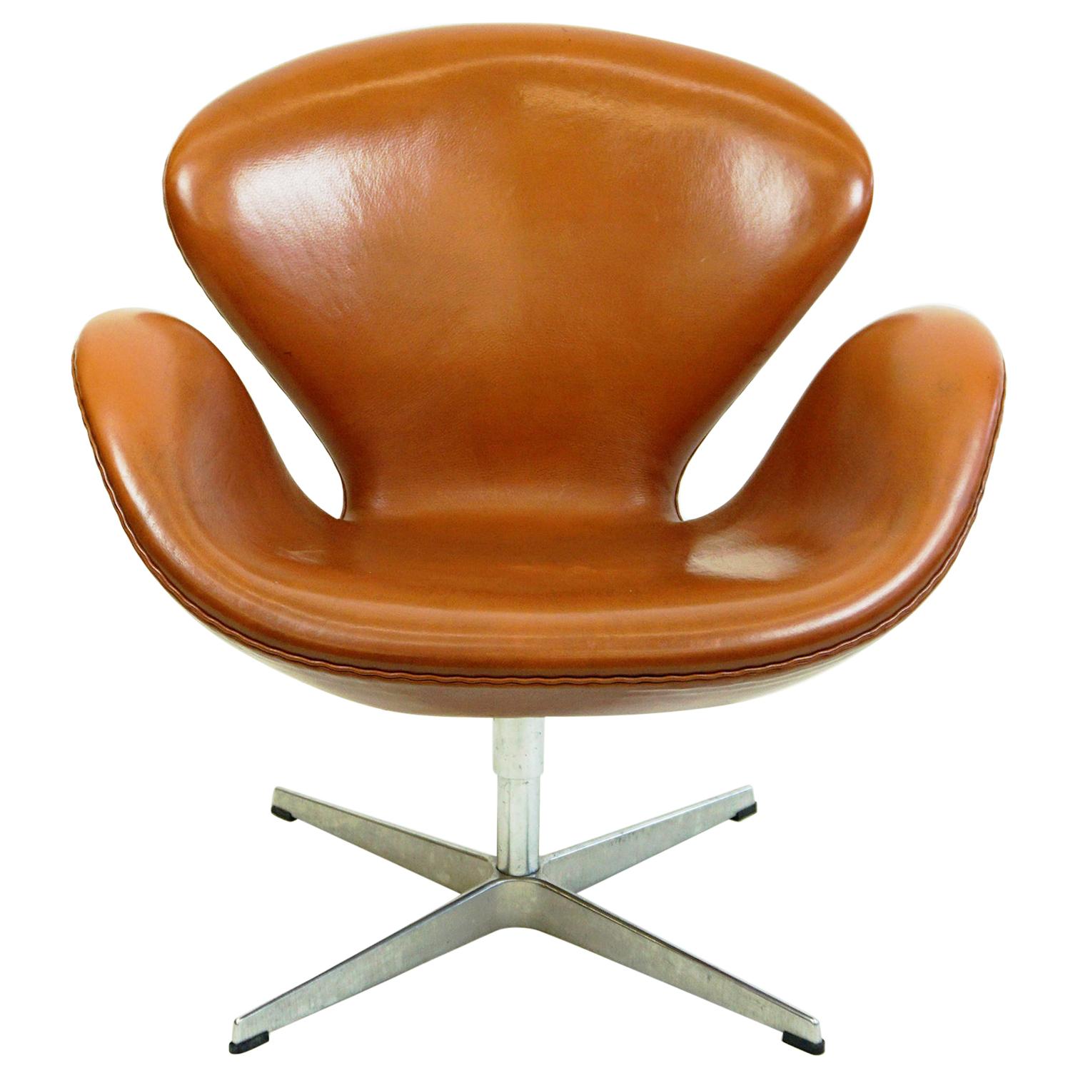 Arne Jacobsen Brown Leather Swan Chair by Fritz Hansen