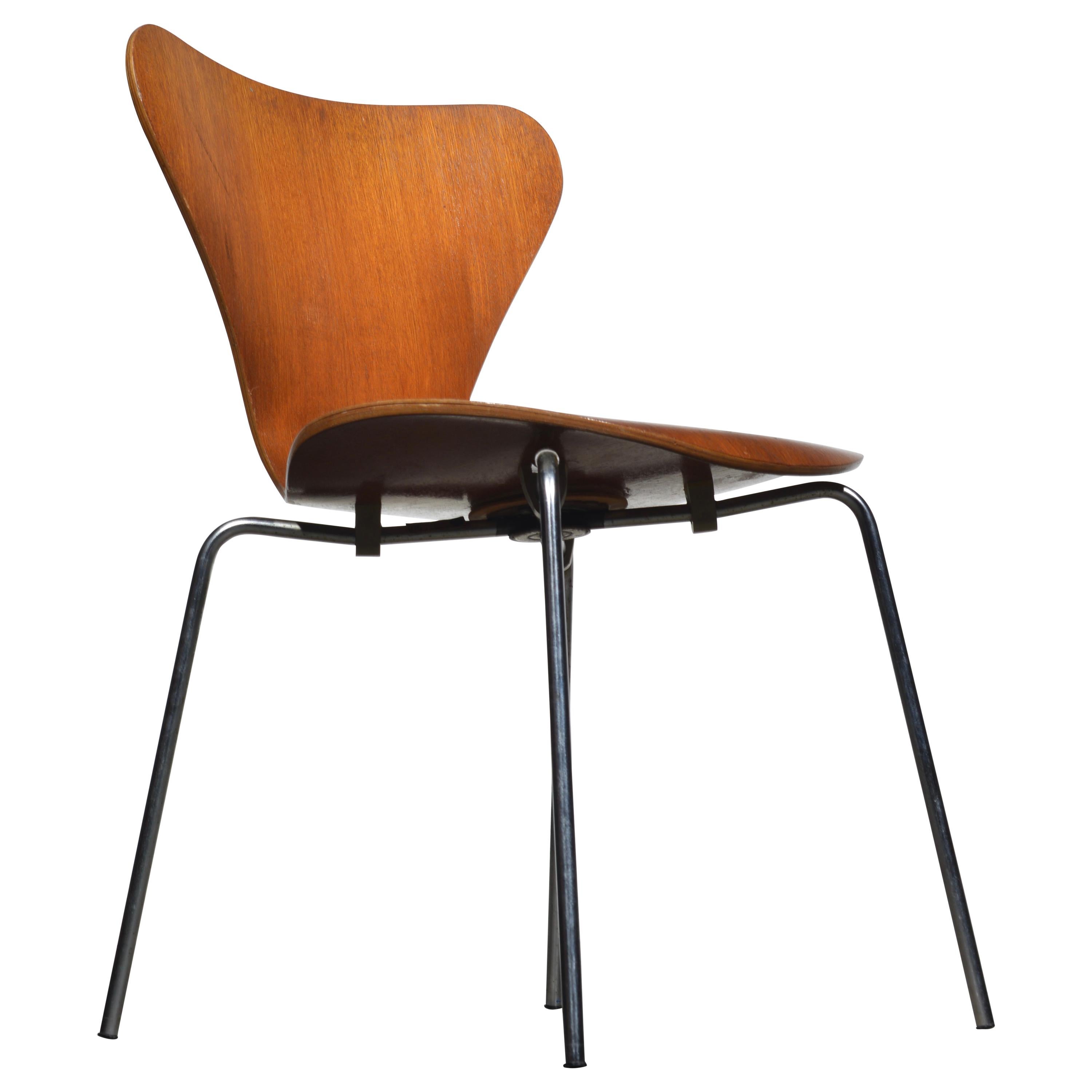 Arne Jacobsen Chairs by Fritz Hansen, Model 3107, circa 1960s