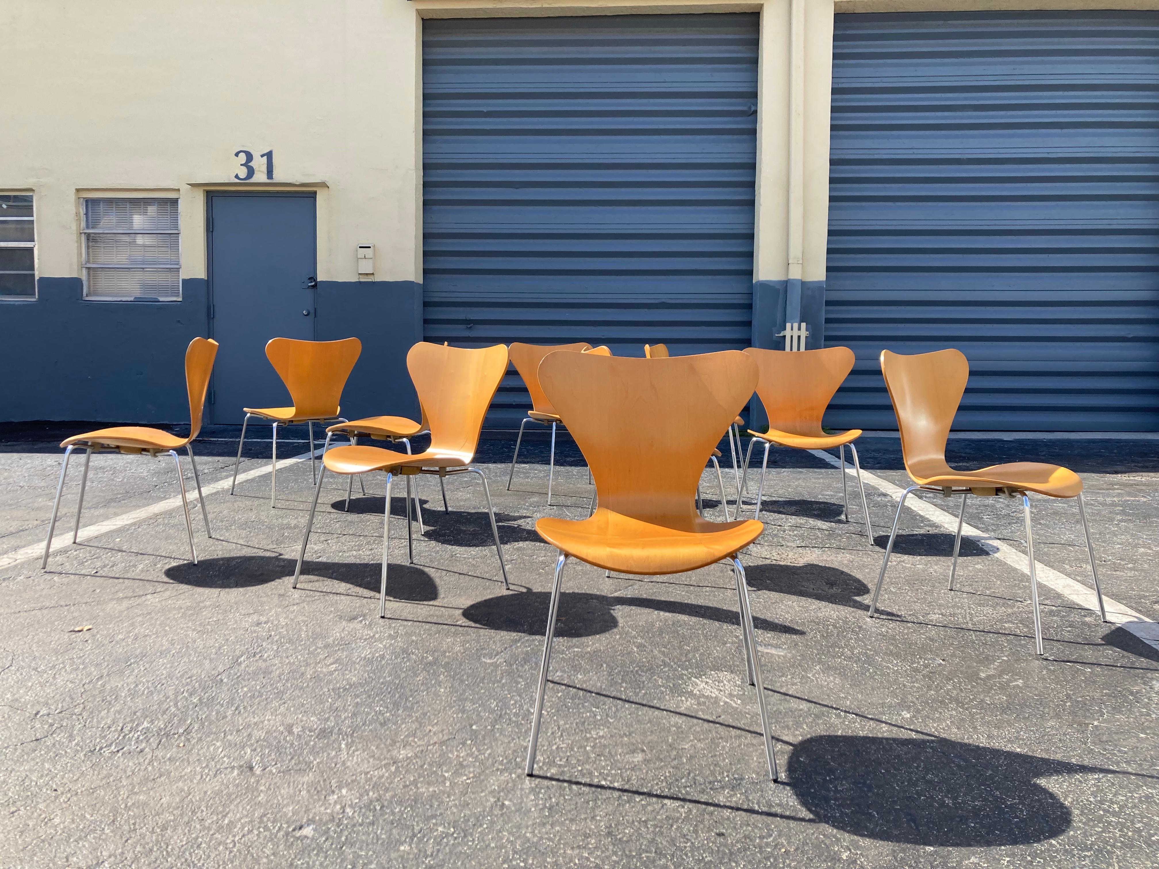 original Arne Jacobsen chairs for Fritz Hansen from 1993, in total ten chairs available.