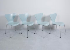 Arne Jacobsen Chairs Series 7 for Fritz Hansen