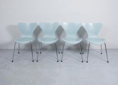 Arne Jacobsen Chairs Series 7 for Fritz Hansen