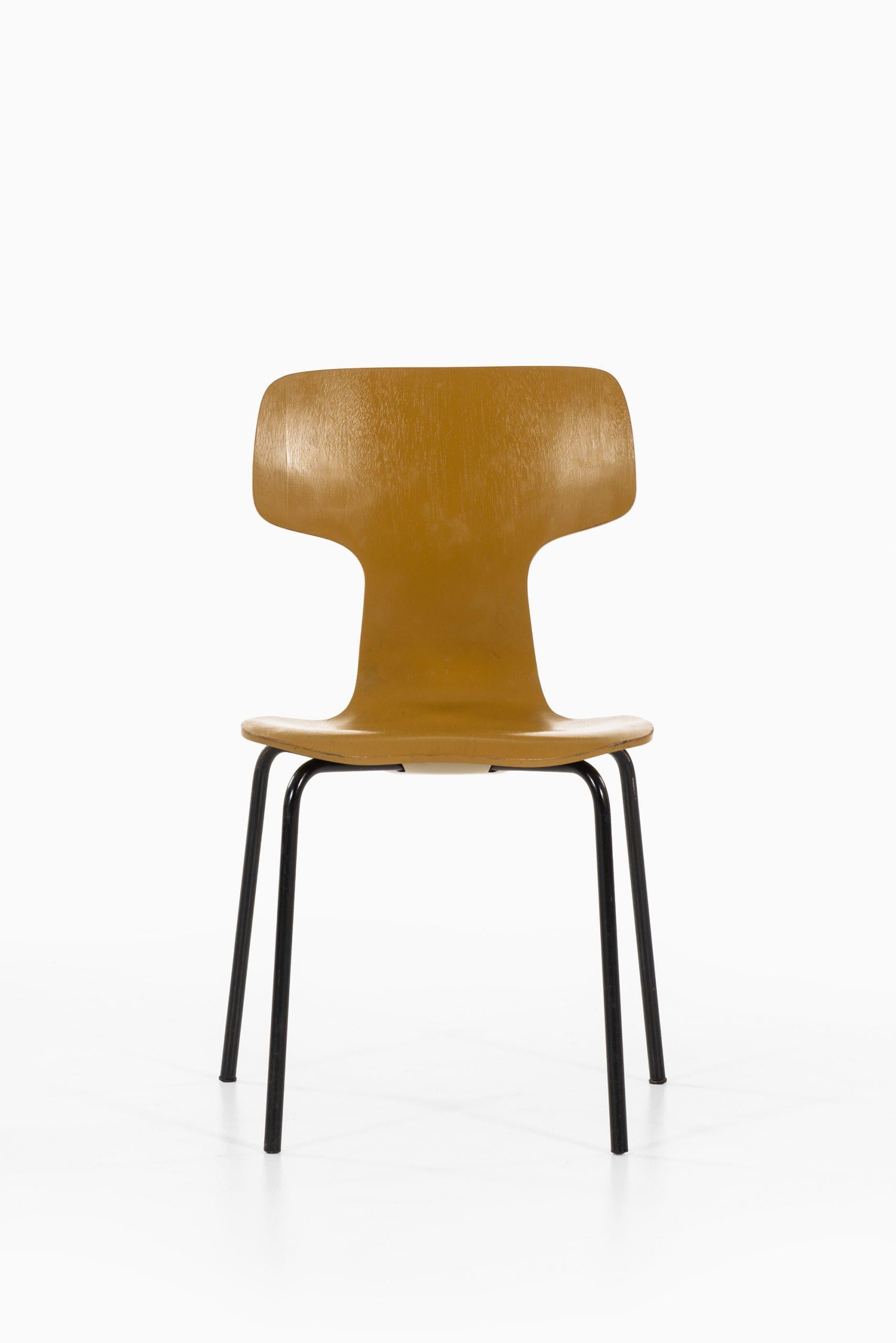 Kinder-T-Stühle von Arne Jacobsen, hergestellt von Fritz Hansen in Dänemark im Zustand „Gut“ im Angebot in Limhamn, Skåne län