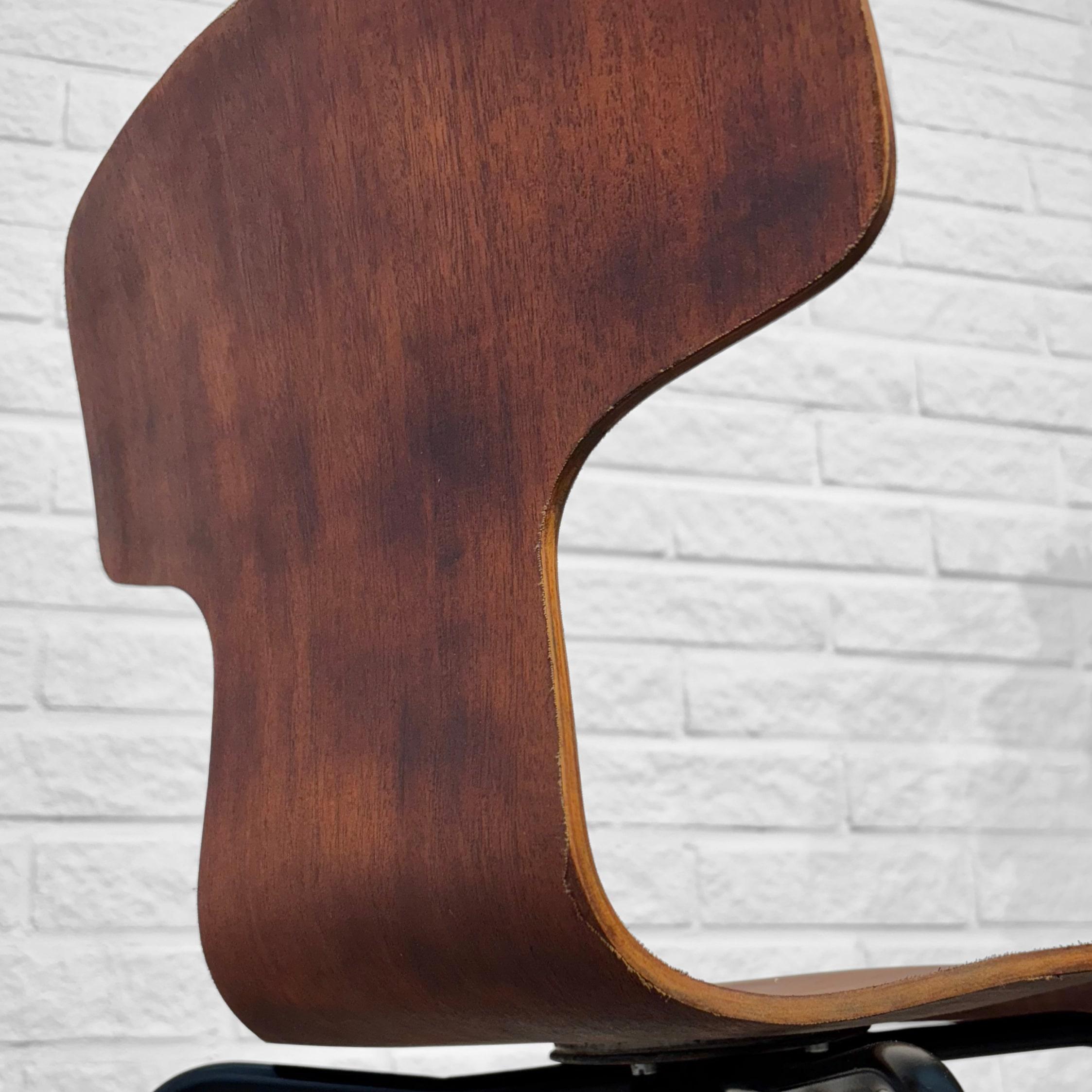 Arne Jacobsen children’s chair 3103 T-chair, teak, Fritz Hansen, Denmark, 1950s For Sale 5