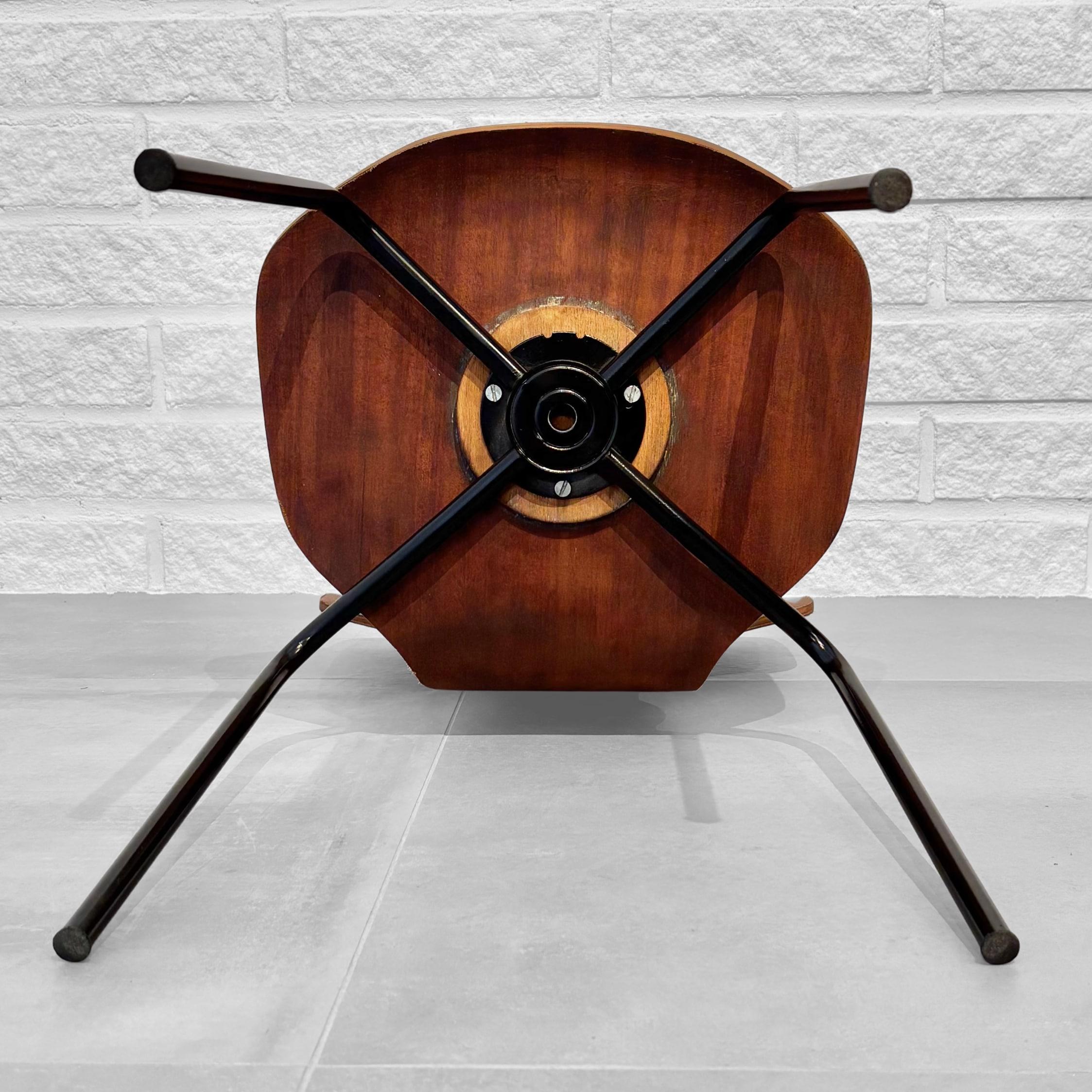 Arne Jacobsen children’s chair 3103 T-chair, teak, Fritz Hansen, Denmark, 1950s For Sale 6