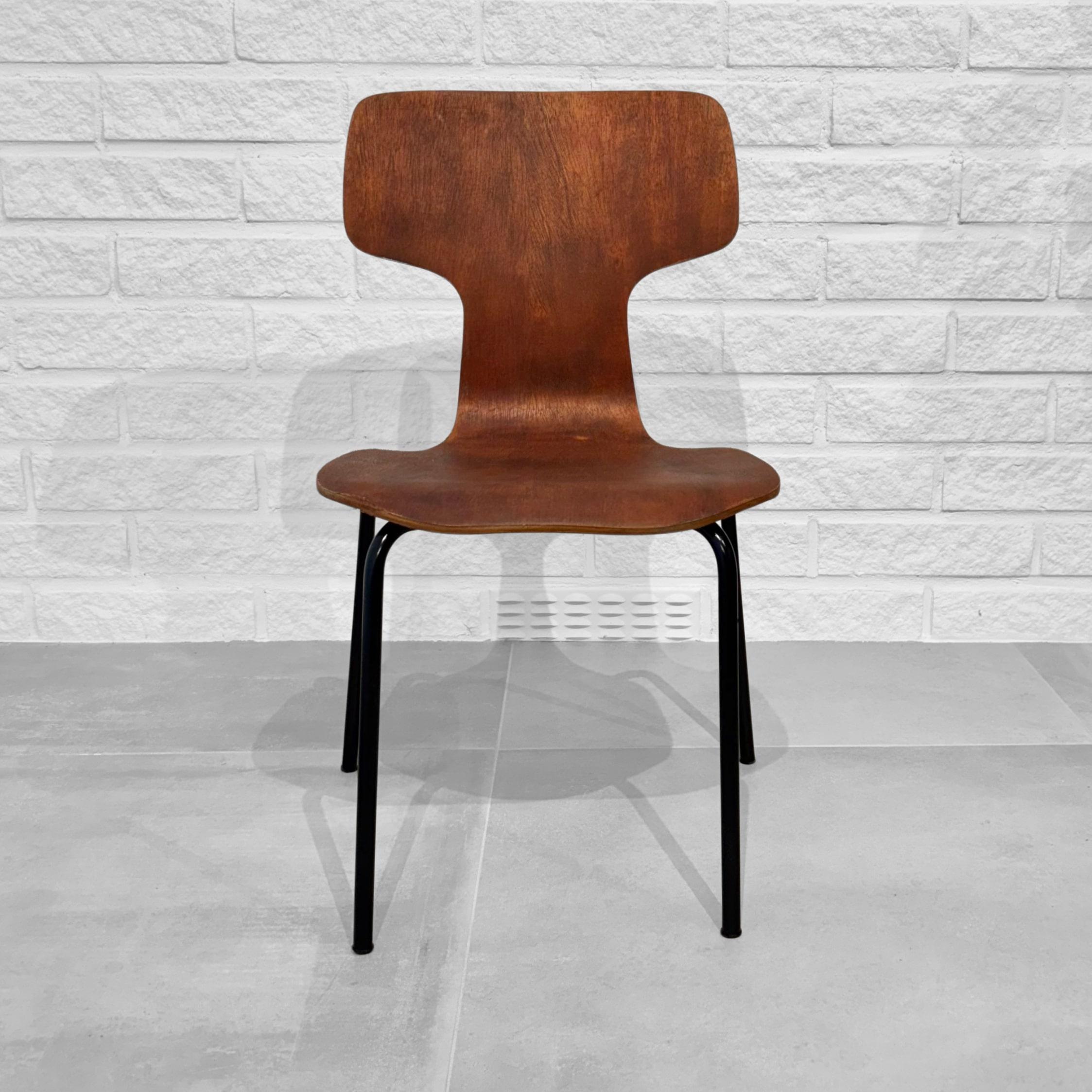 Scandinavian Modern Arne Jacobsen children’s chair 3103 T-chair, teak, Fritz Hansen, Denmark, 1950s For Sale