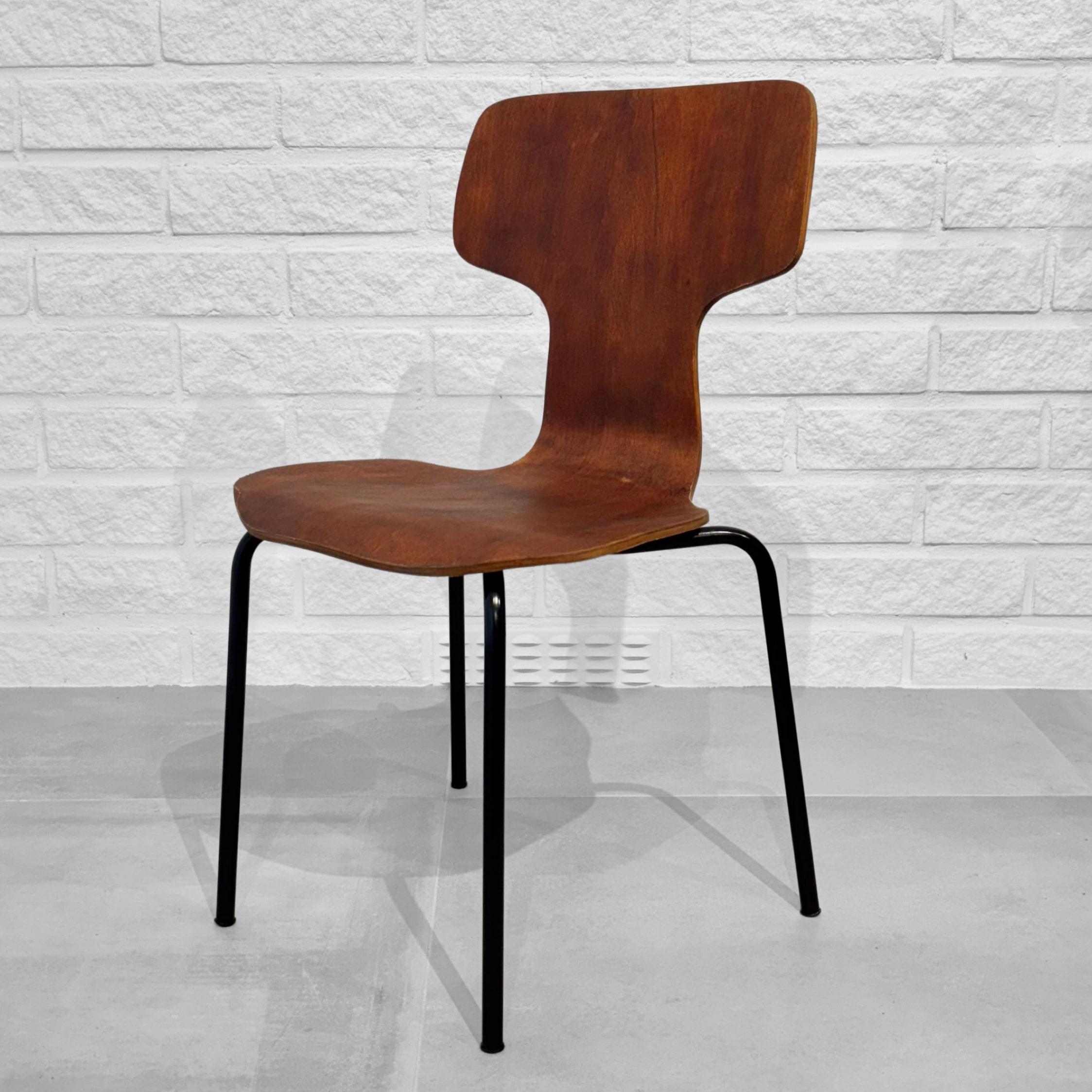 Danish Arne Jacobsen children’s chair 3103 T-chair, teak, Fritz Hansen, Denmark, 1950s For Sale