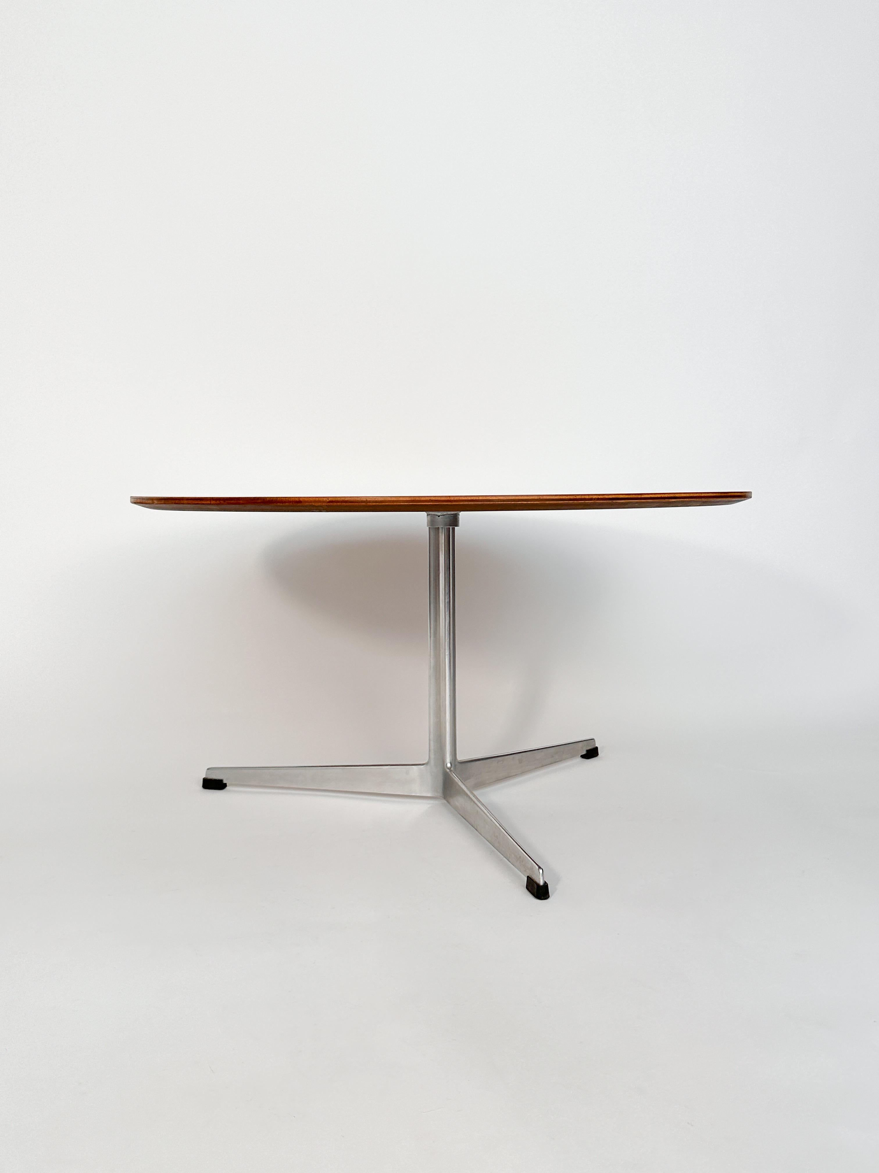 Danish Arne Jacobsen Coffee Table Fritz Hansen Teak Three Legged Denmark 1960s