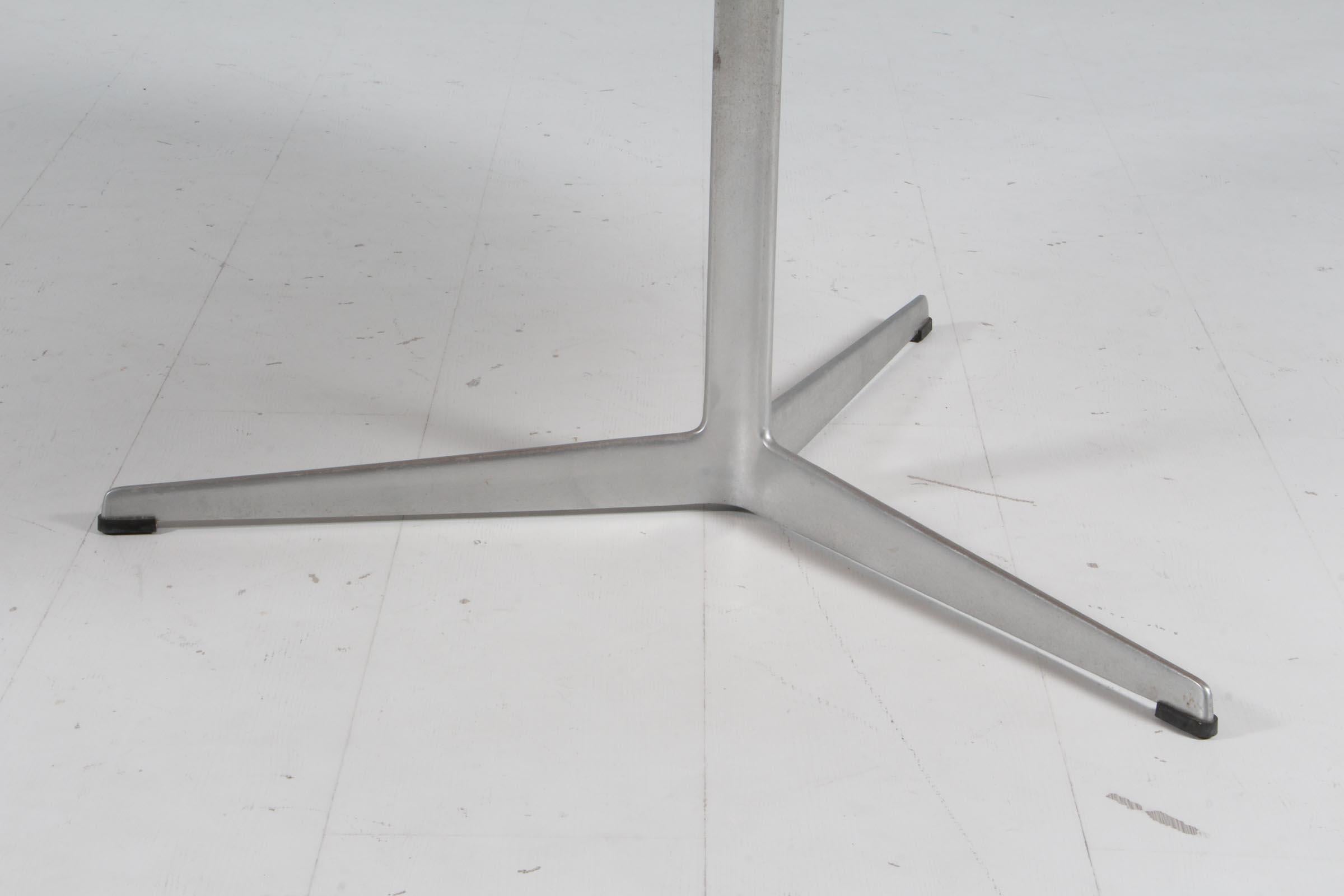 Danish Arne Jacobsen Coffee Table, Rosewood, Fritz Hansen, 1960s For Sale
