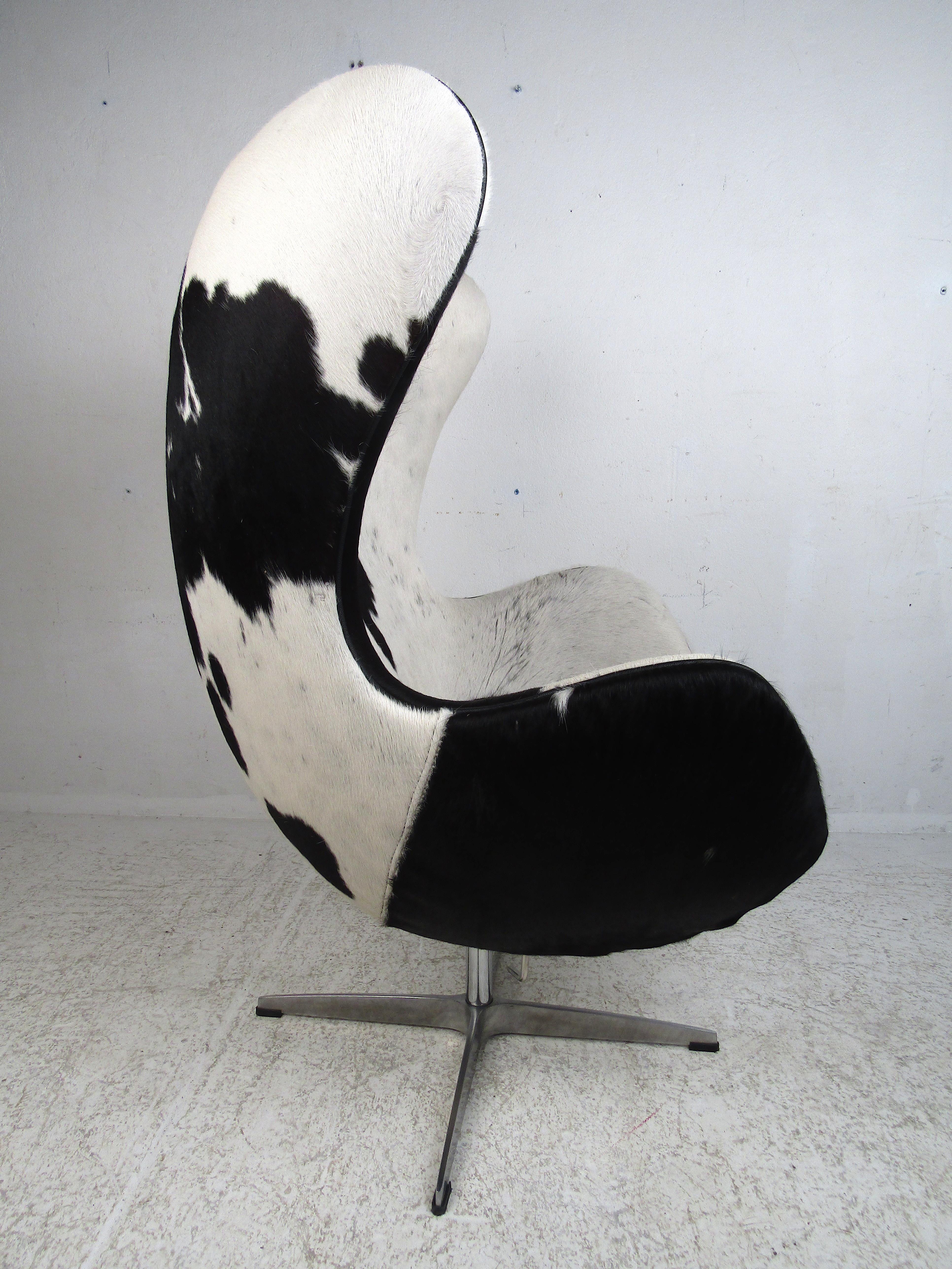 Arne Jacobsen Cow-Hide Egg Chair In Good Condition In Brooklyn, NY