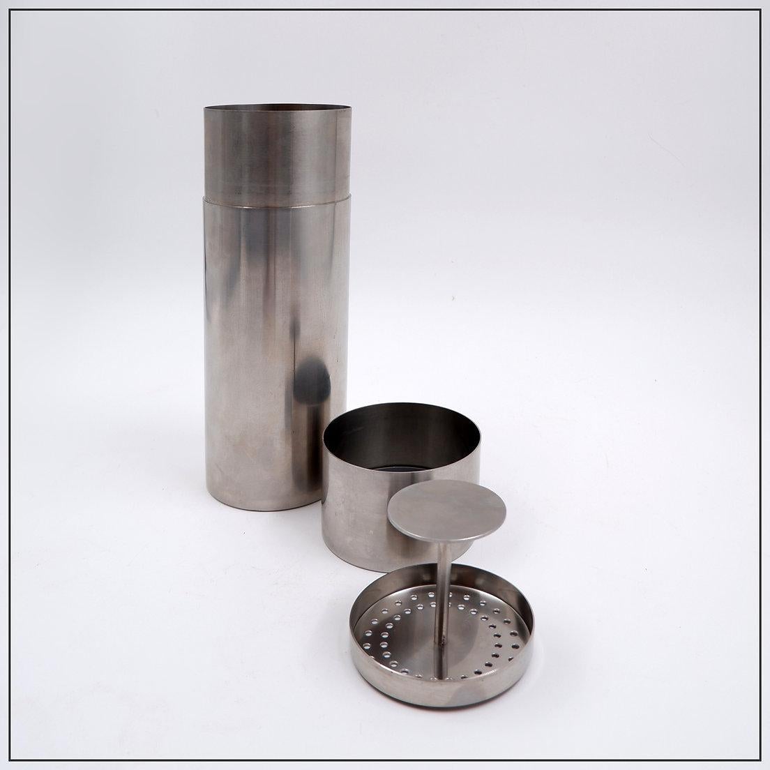 Arne Jacobsen Cylinda Cocktail Shaker 1960s For Sale 4