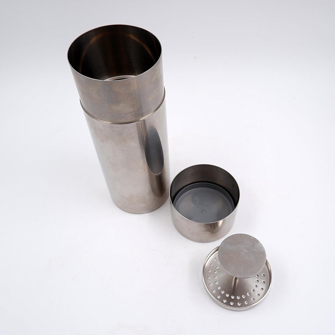 Arne Jacobsen Cylinda Cocktail Shaker 1960s For Sale 2