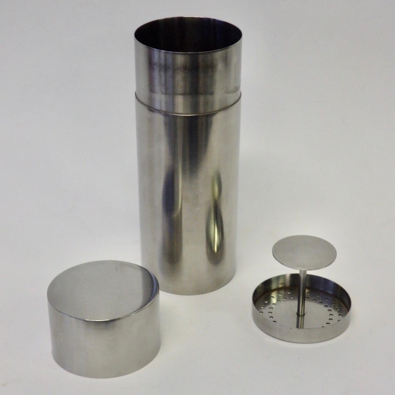 Mid-Century Modern Arne Jacobsen Cylinda Series Stainless Steel Cocktail Shaker for Stelton Lauffer