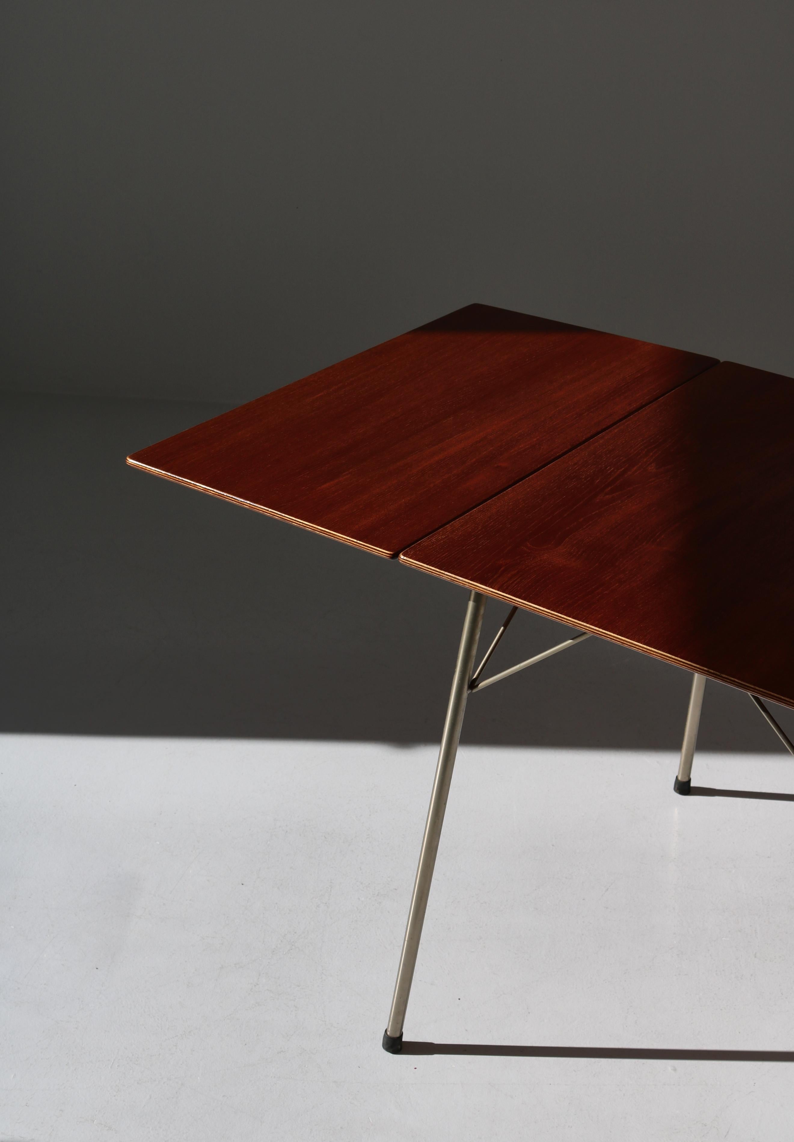 Arne Jacobsen Danish Modern Drop-Leaf Table Model 