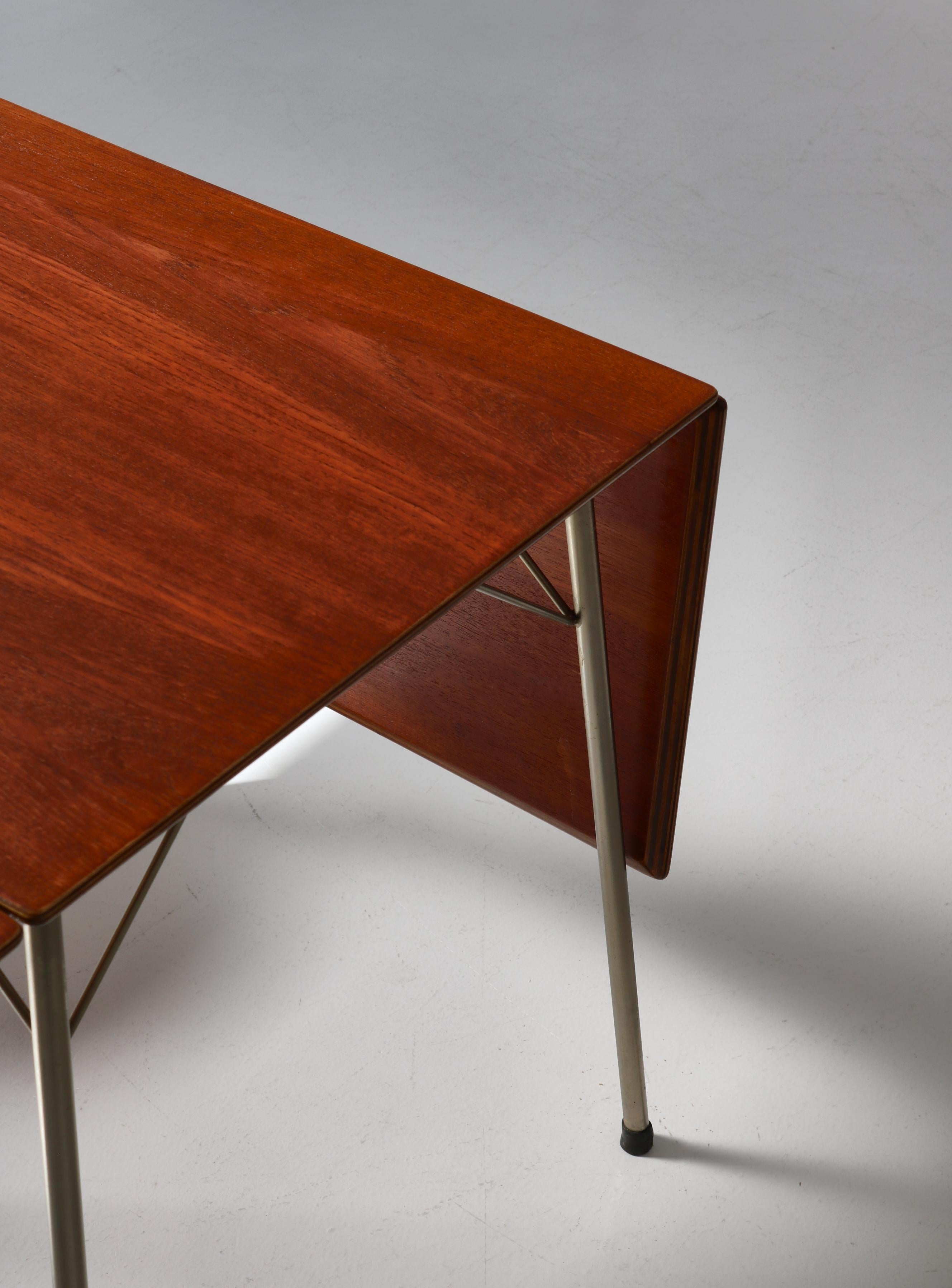 Arne Jacobsen Danish Modern Drop-Leaf Table Model 