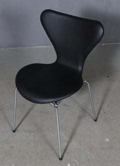 Arne Jacobsen Model 3107 Dining Chair with Leather Upholstery
