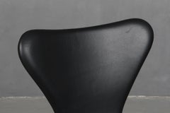 Arne Jacobsen Model 3107 Dining Chair, Black Leather, 1960s Design